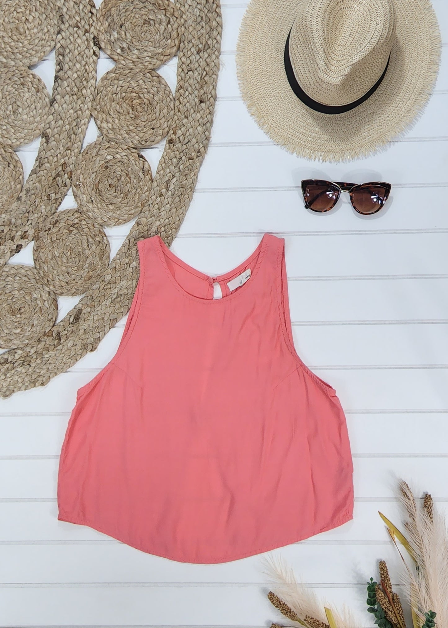 Camisole Garage, Médium