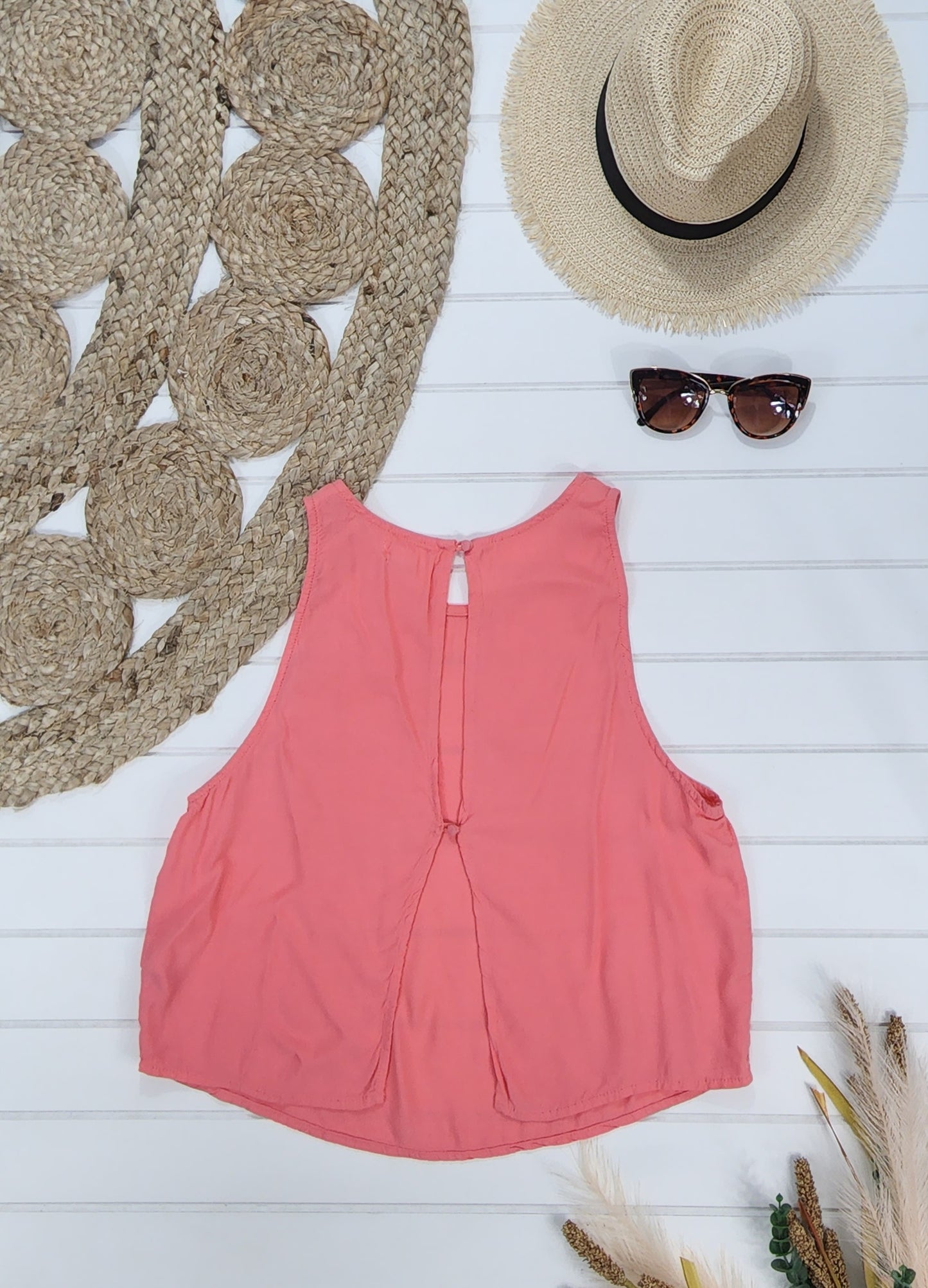 Camisole Garage, Médium