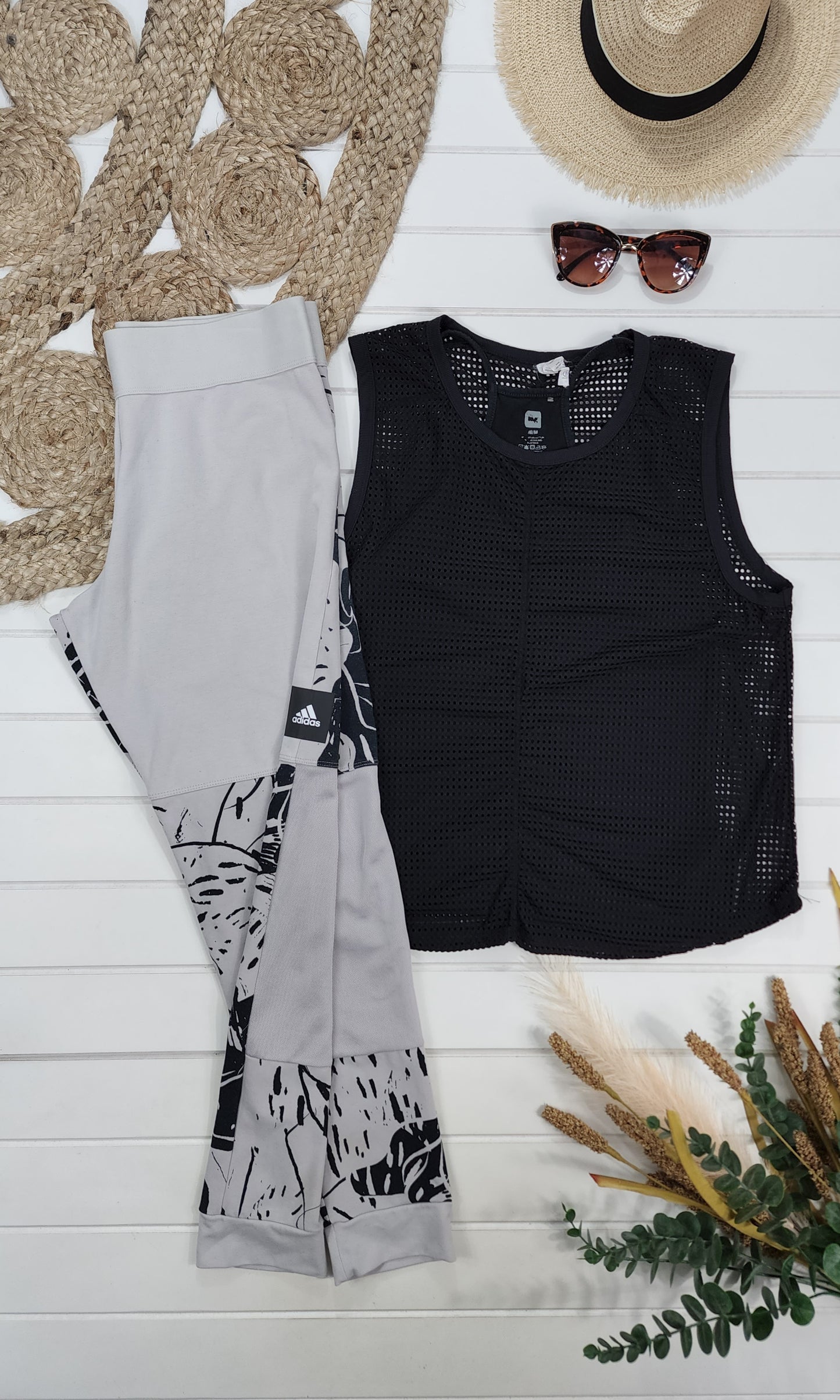 Ensemble Adidas, Large