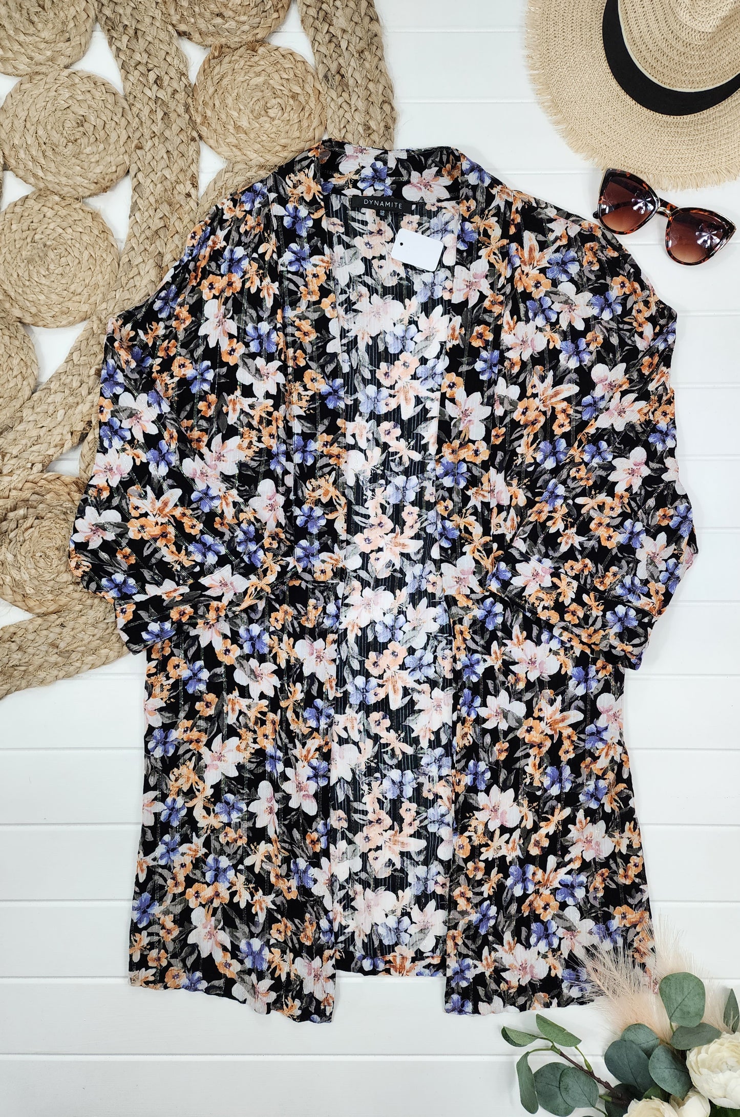 Kimono Dynamite, Small