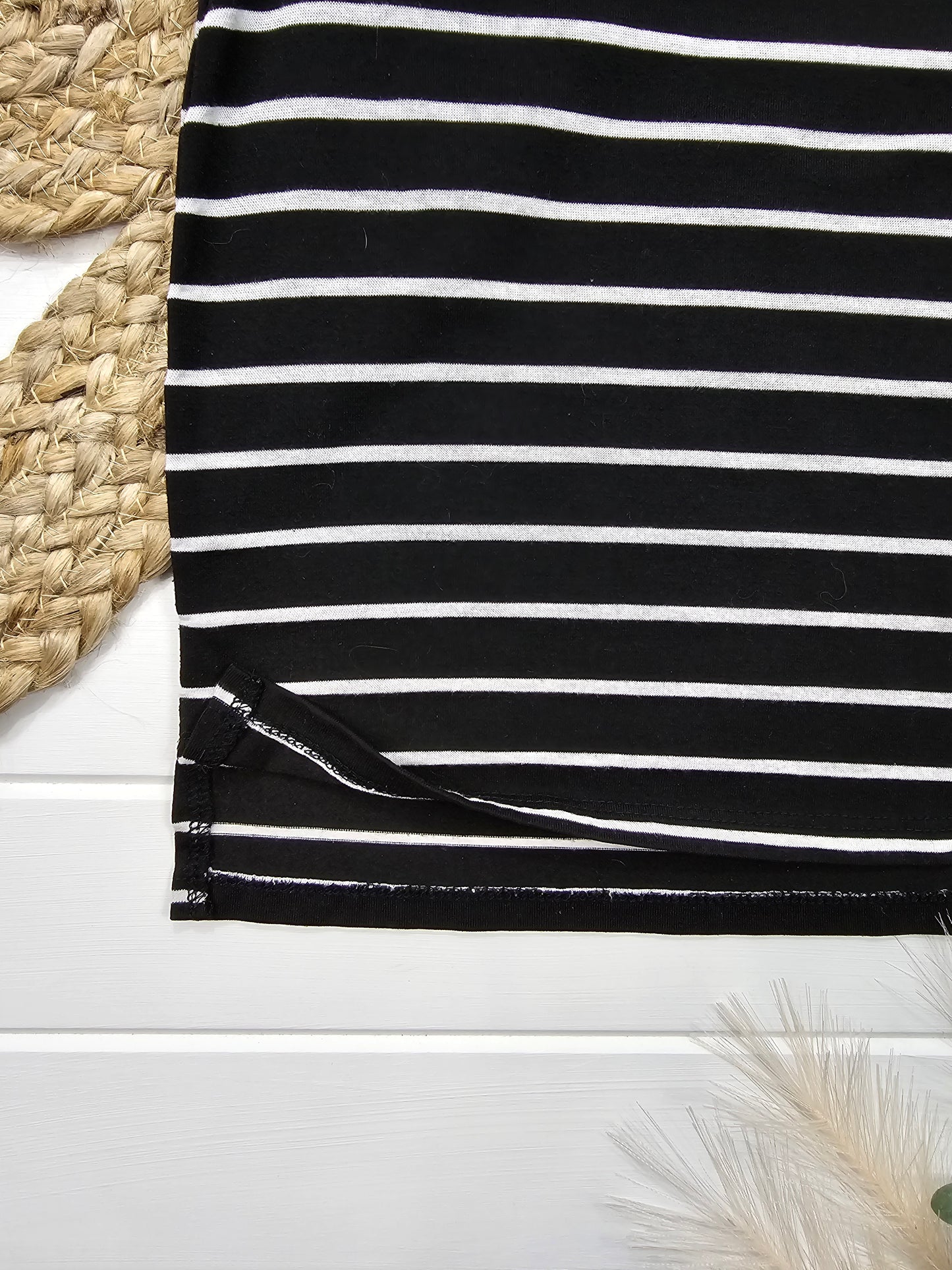 T-shirt noir ligné blanc, 5 ans