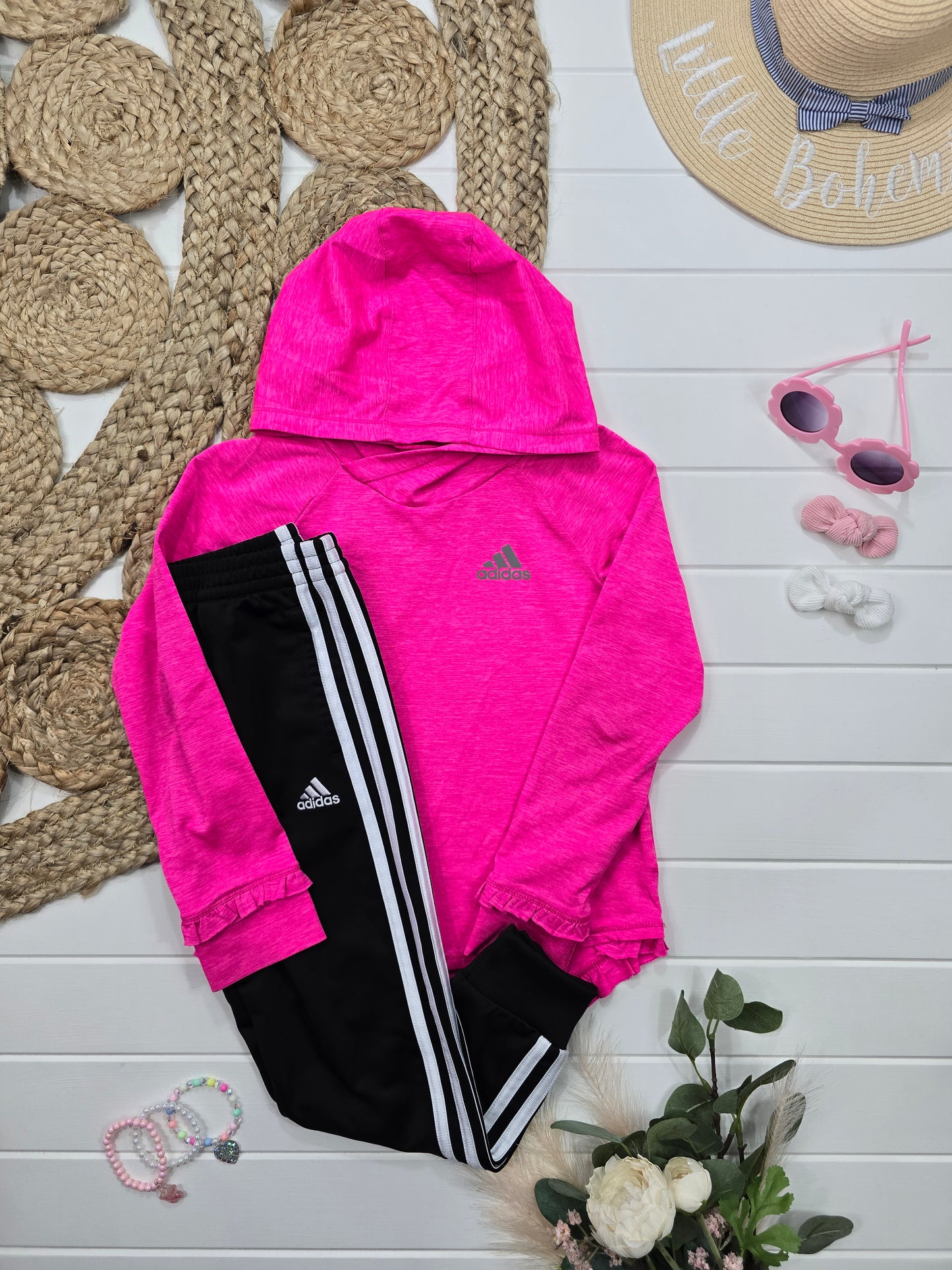 Ensemble Adidas, 6 ans