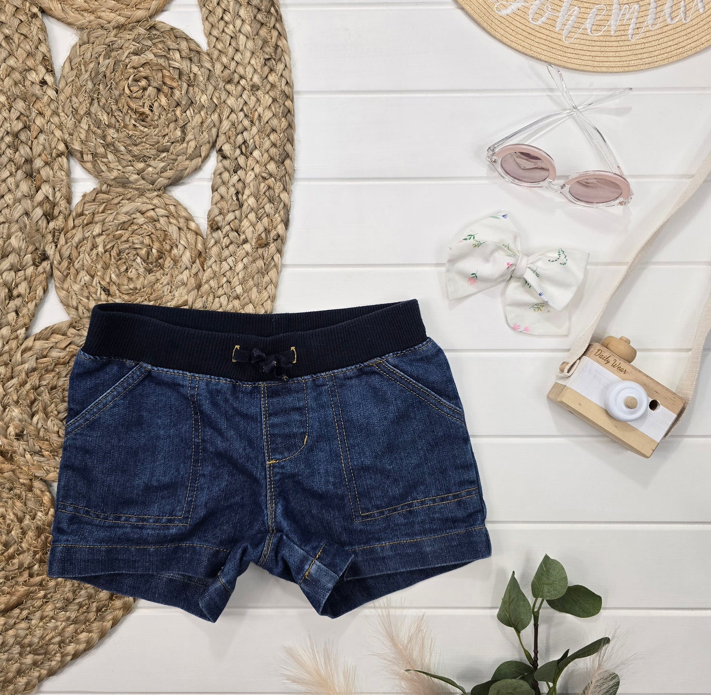 Short Faded Glory, 6 ans