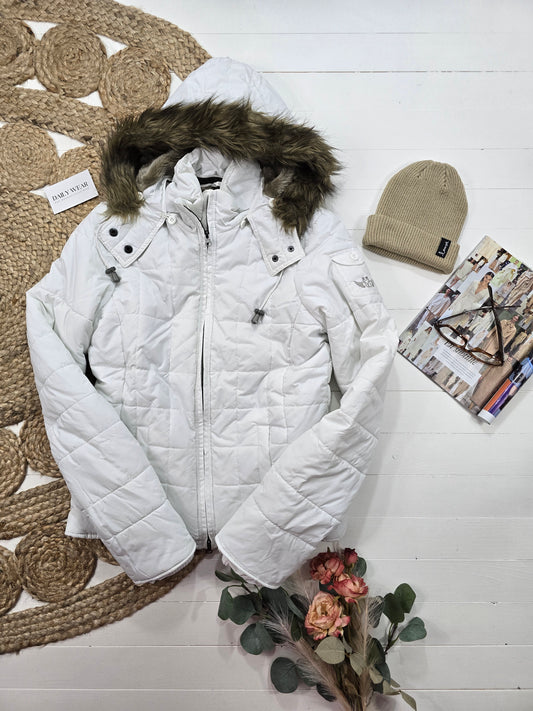 Manteau d'hiver, Large