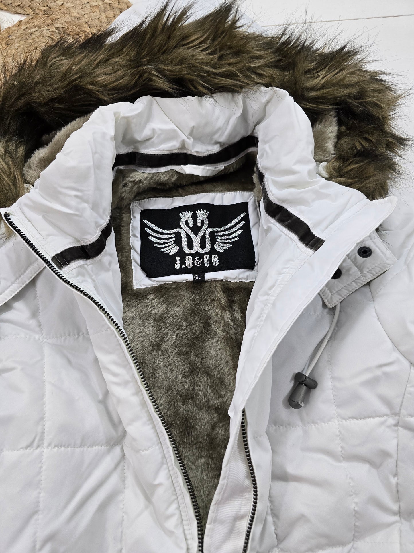 Manteau d'hiver, Large