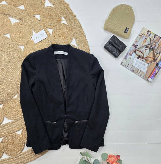 Veston Contemporaine, 6