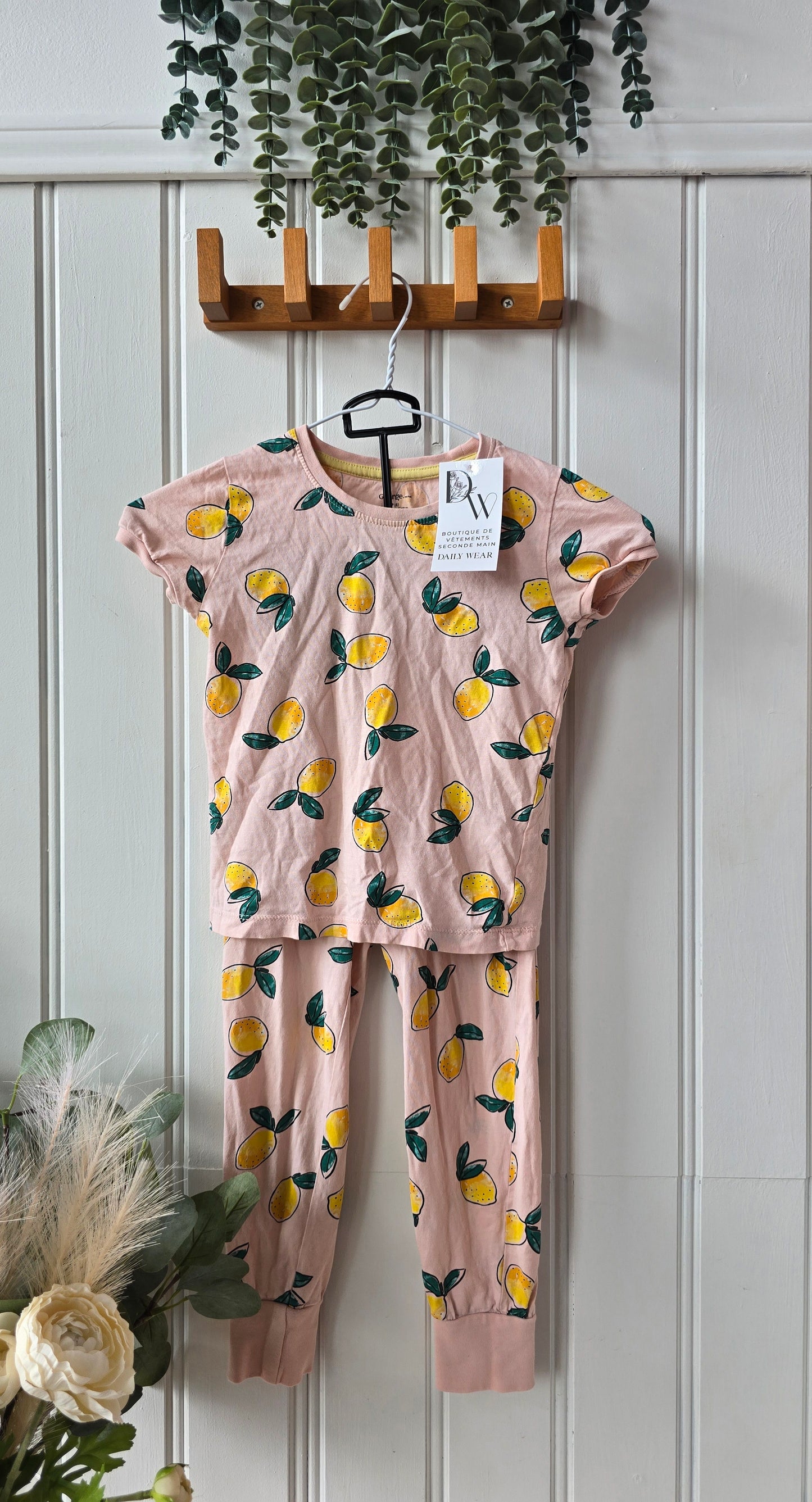 Pyjama George, 6 ans