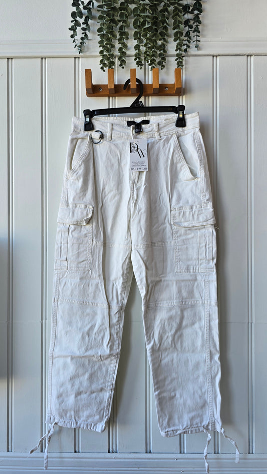 Pantalon Forever21, Médieum