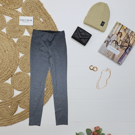 Pantalon Suzy Shier, Médium