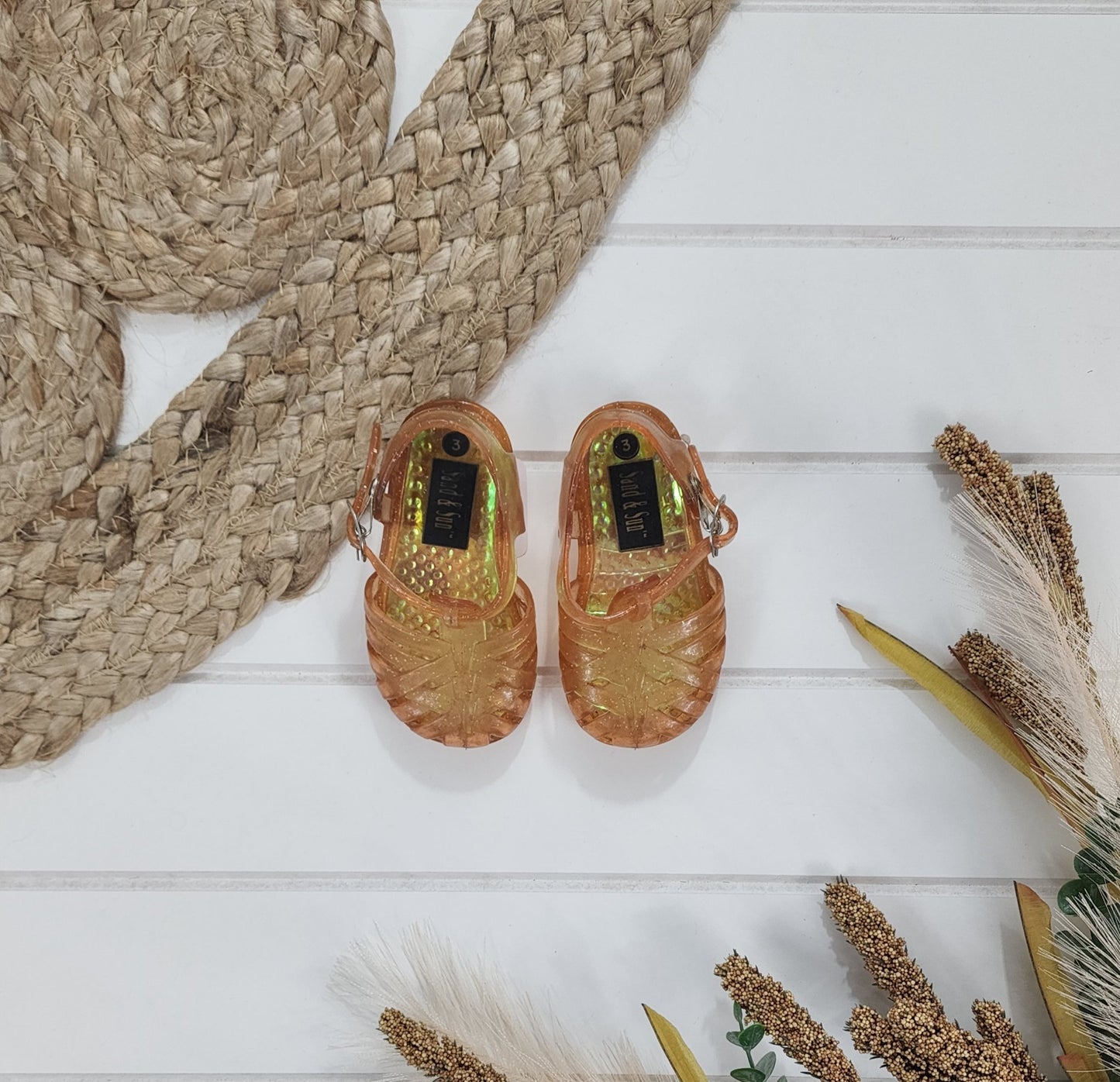 Sandales en plastique, 3