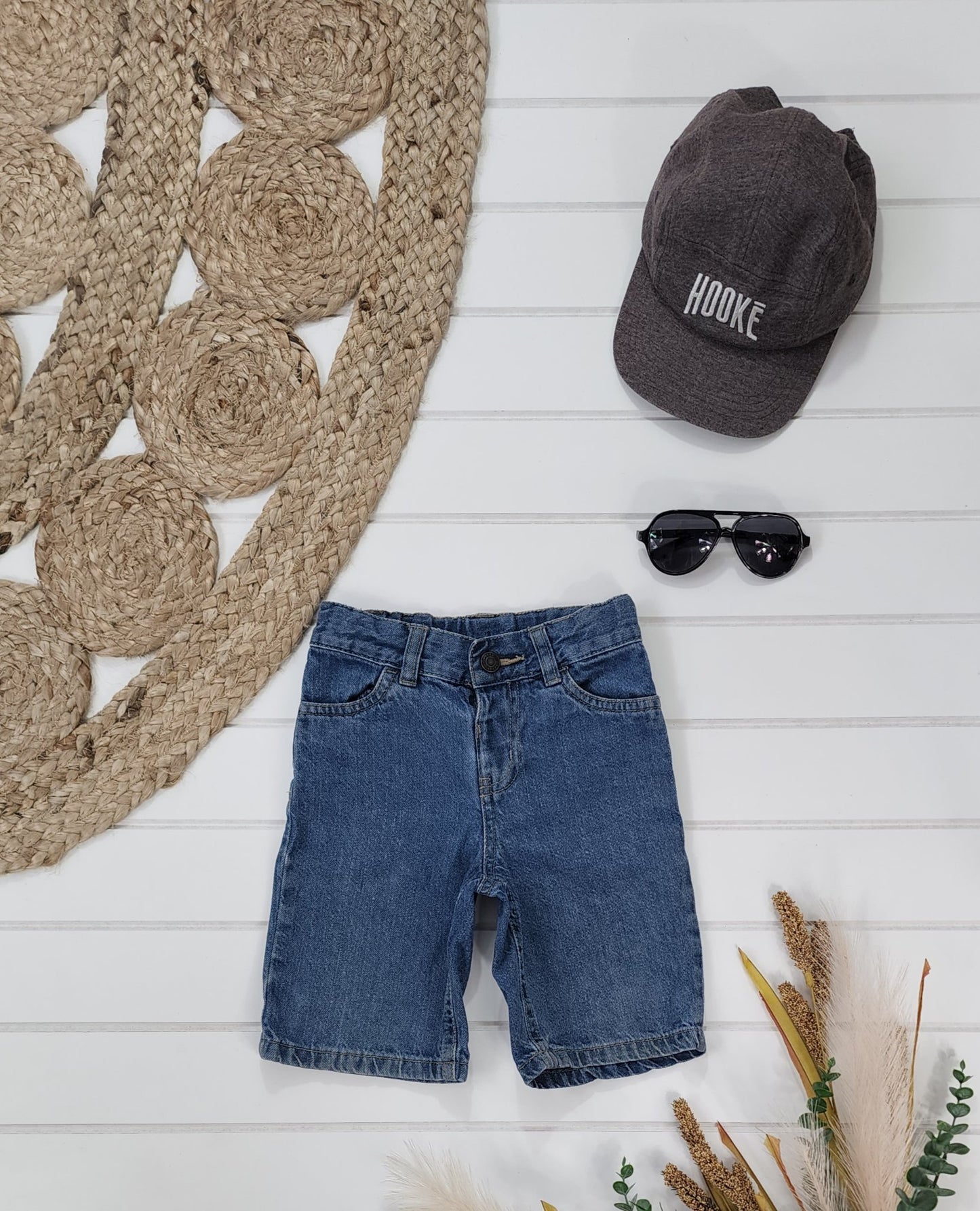 Short George, 3 ans