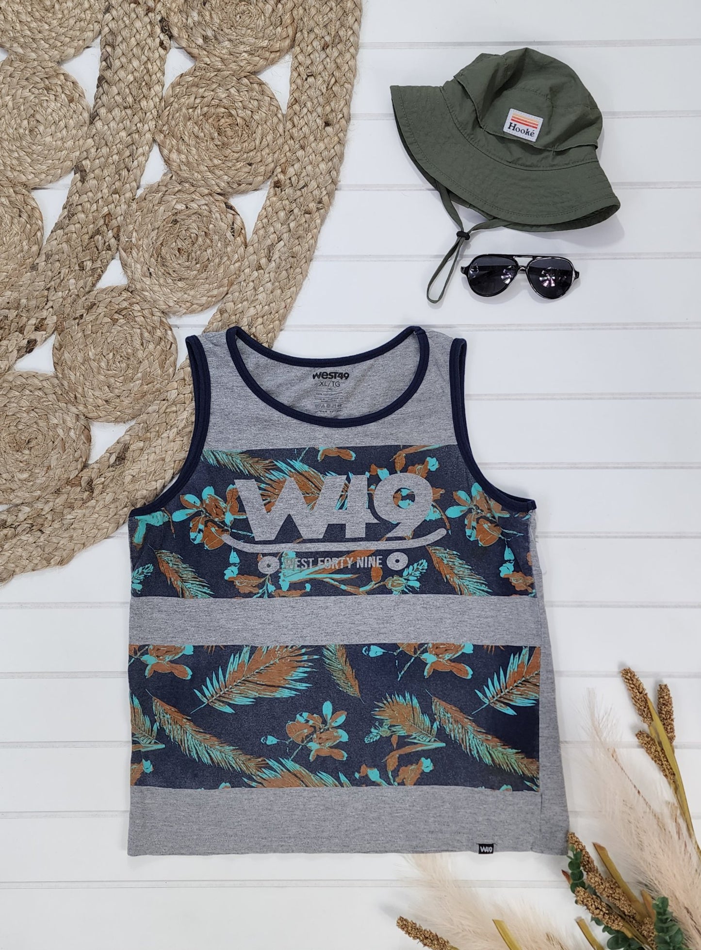 Camisole West49, 16 ans