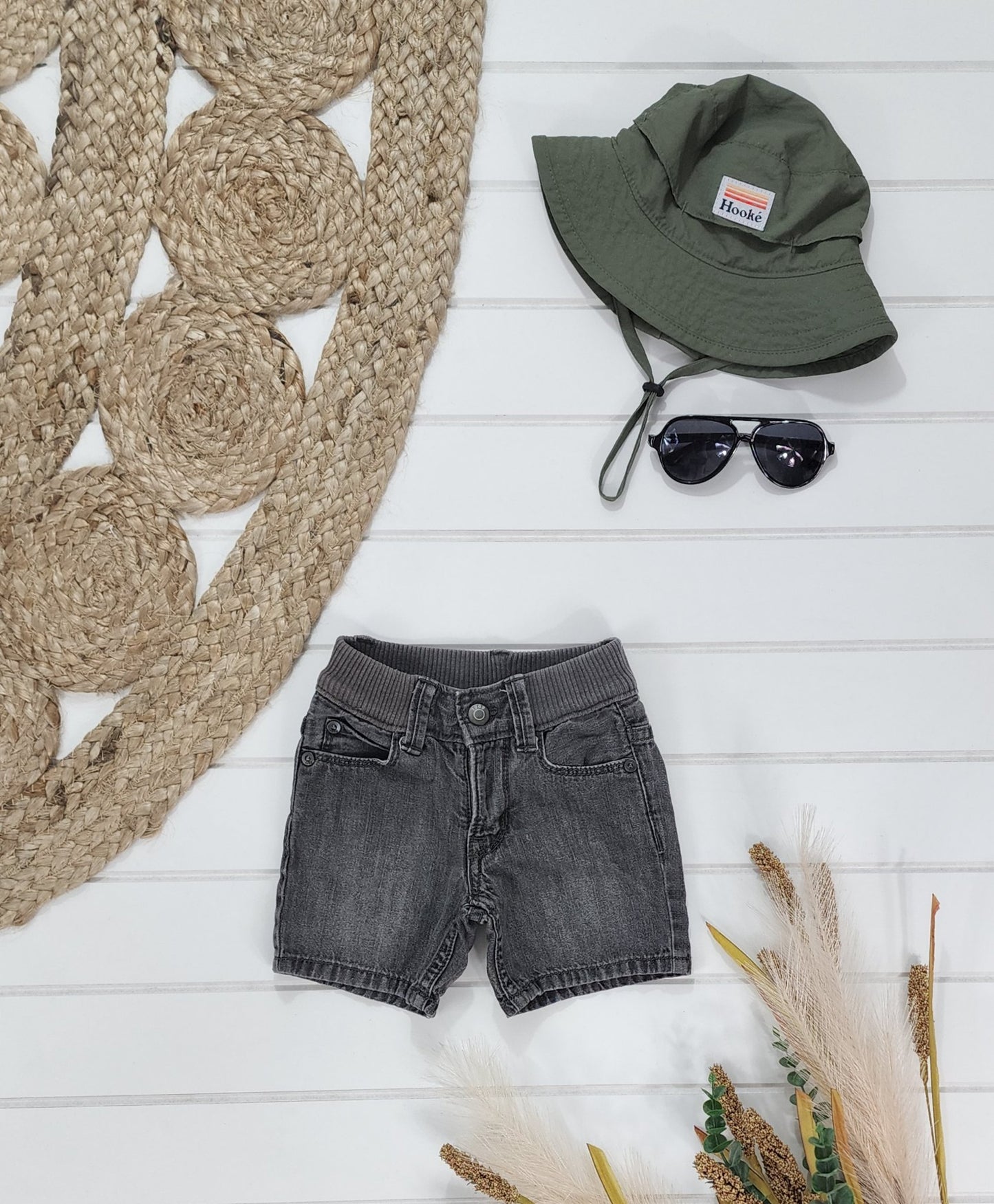 Short gris, 6-12 mois