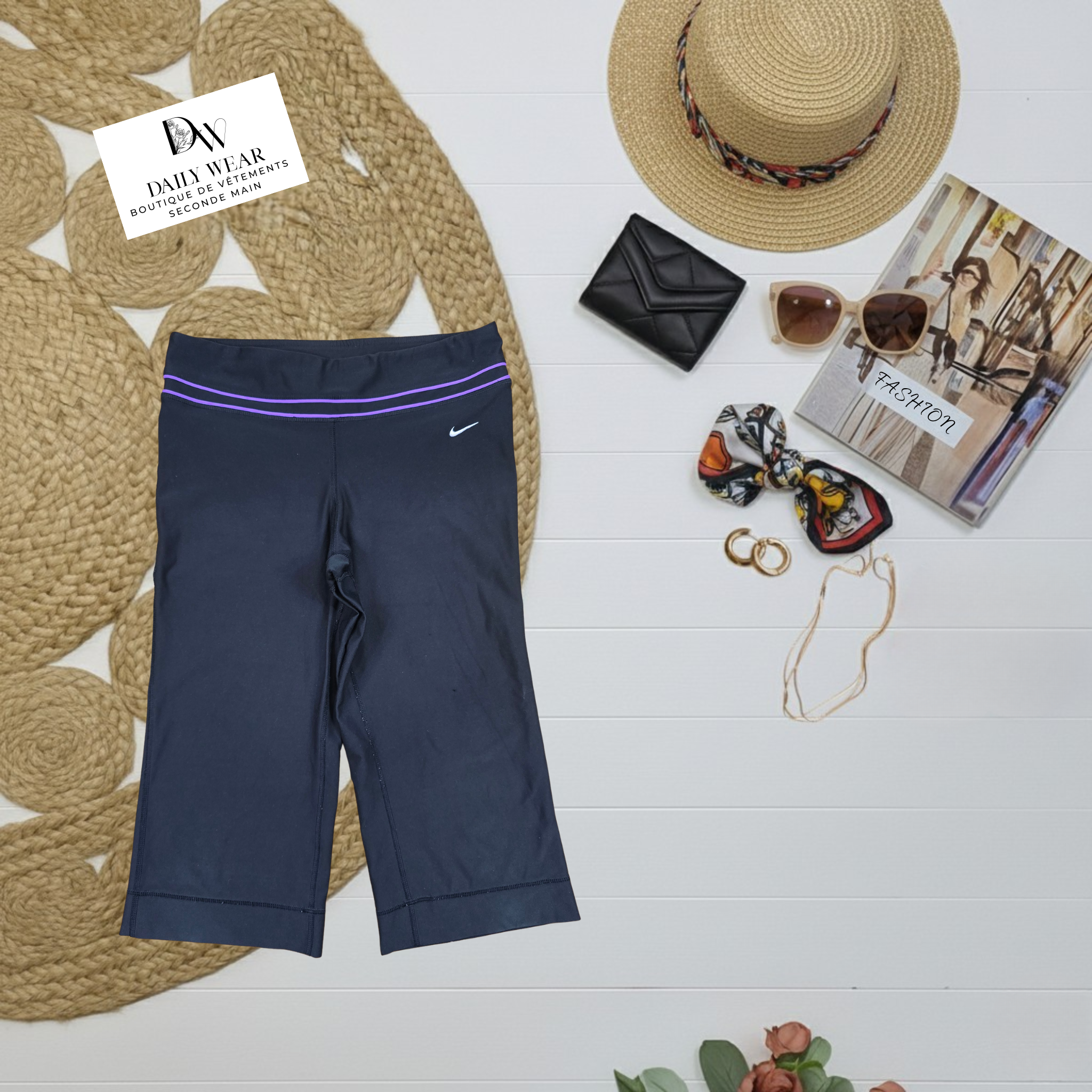 Capri Nike, Small