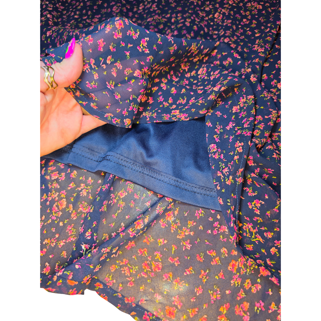 Robe Boohoo, Médium