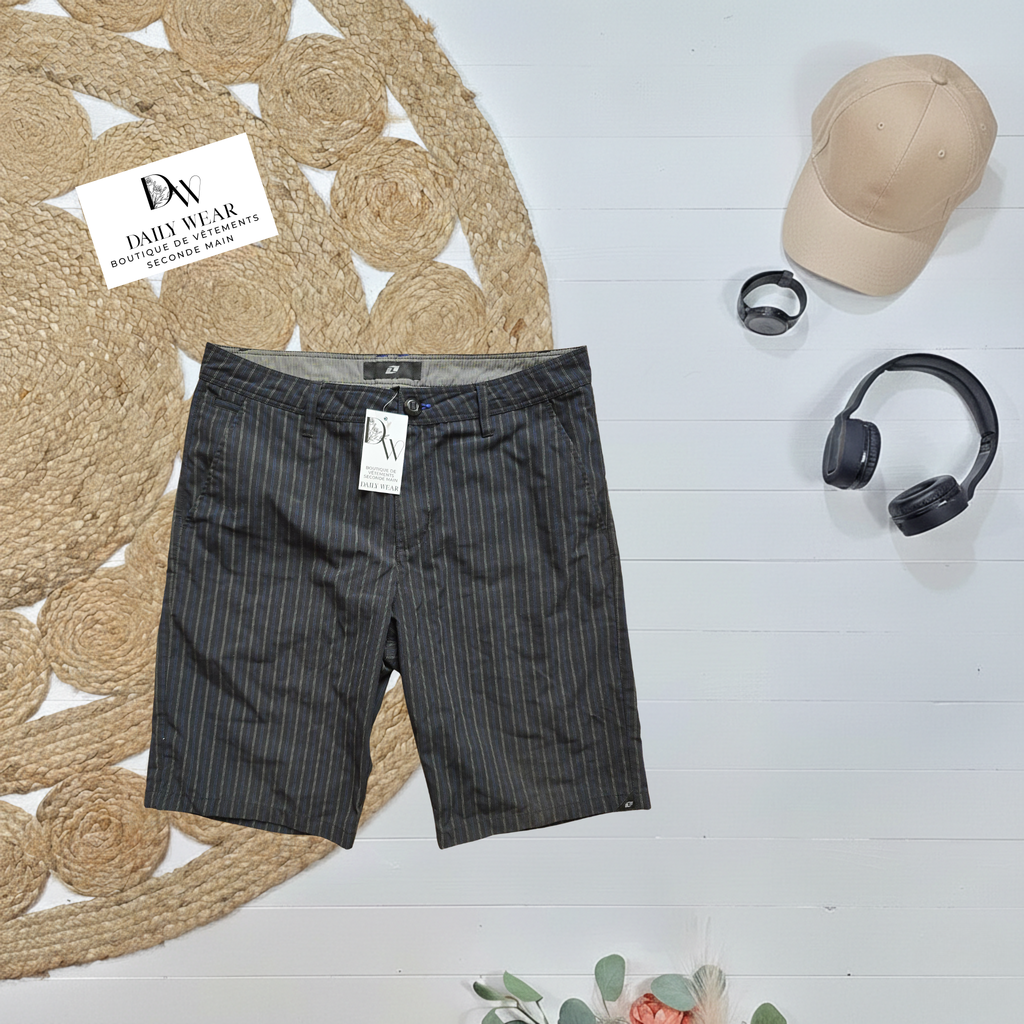 Short noir ligner, 34