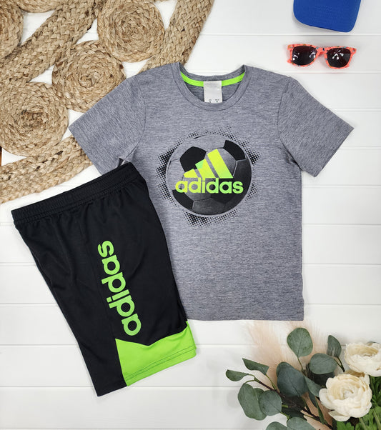 Ensemble Adidas, 6 ans