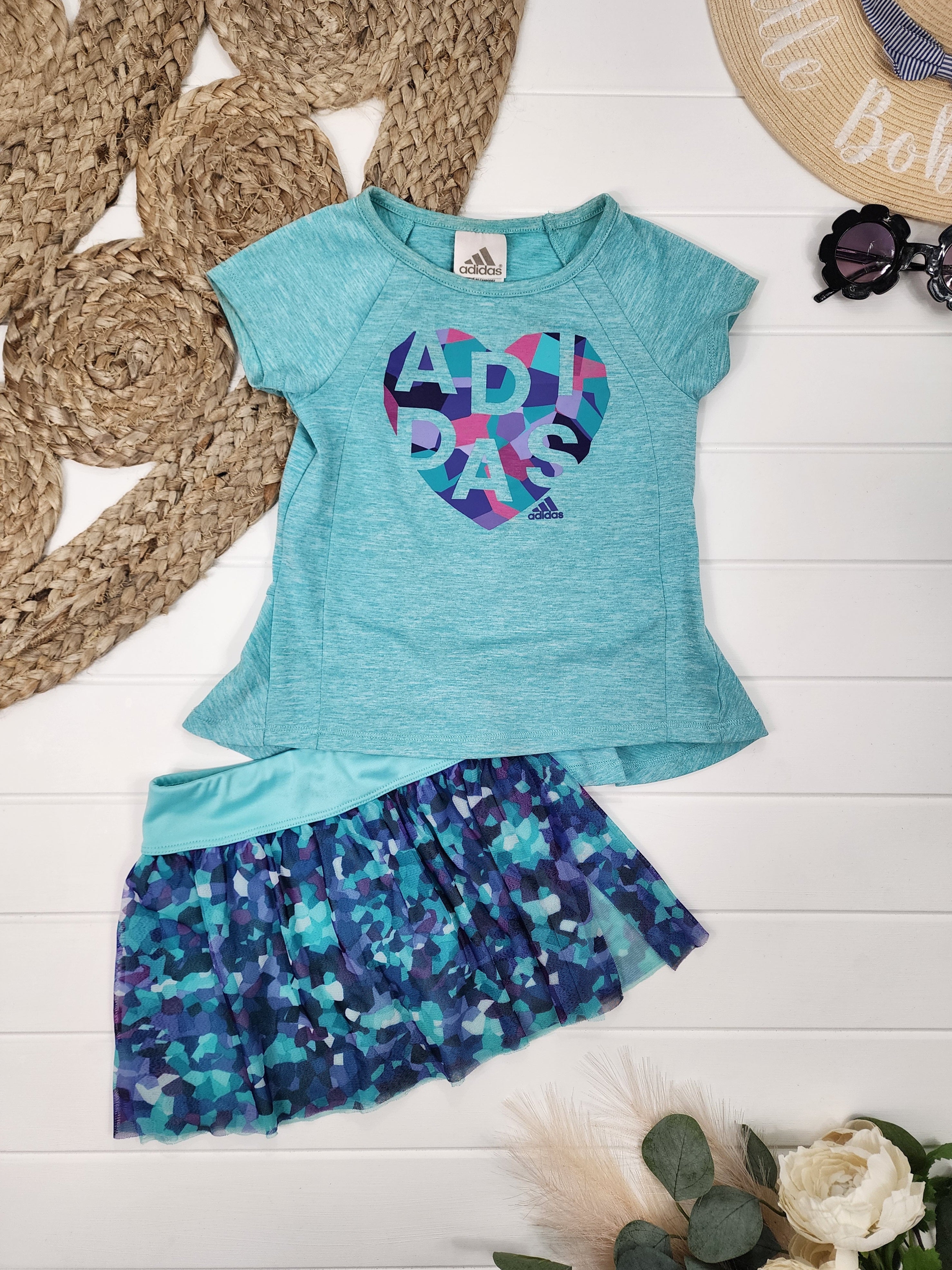 Ensemble Adidas, 24 mois