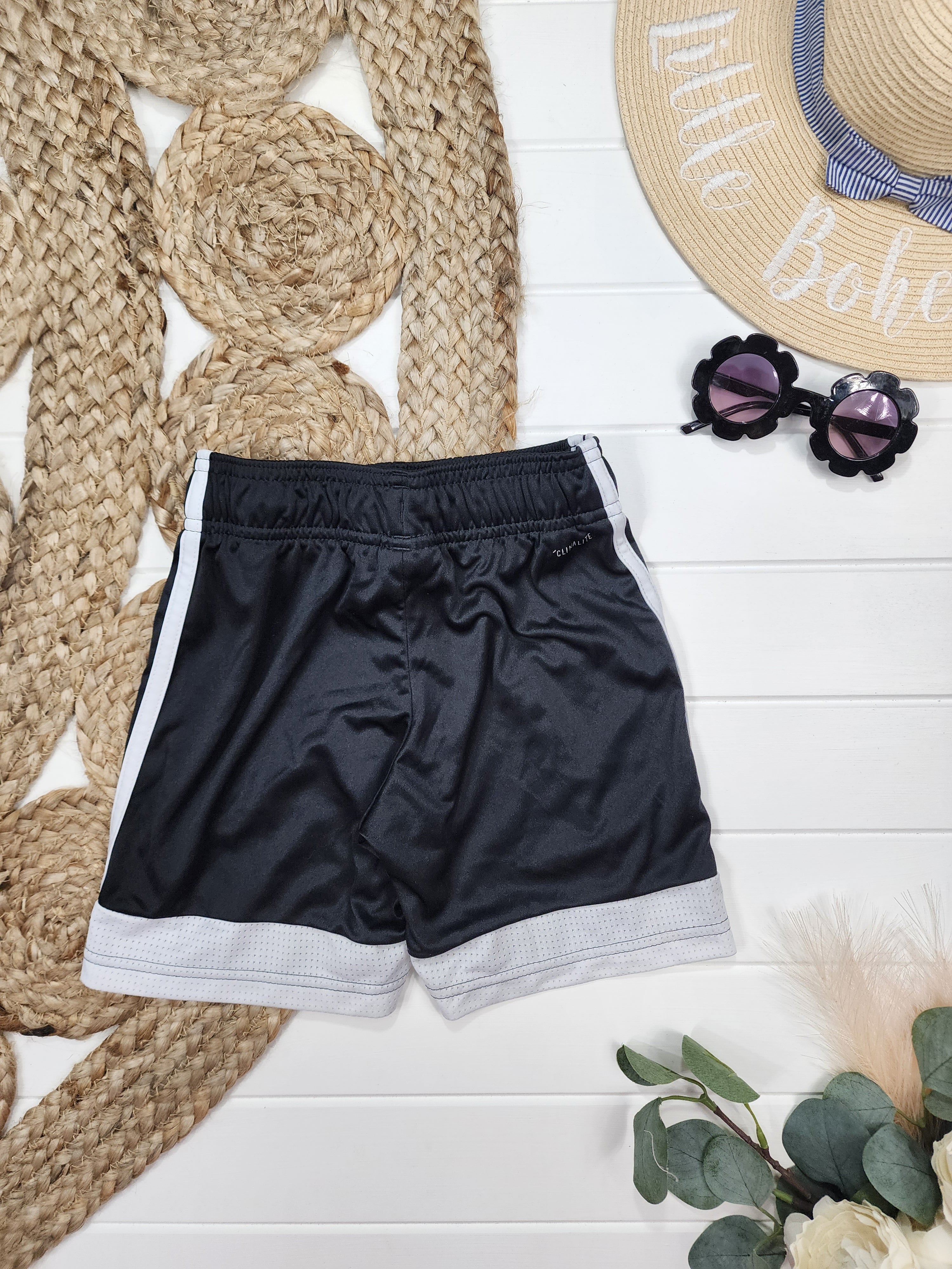 Short de sports Adidas, 7-8 ans