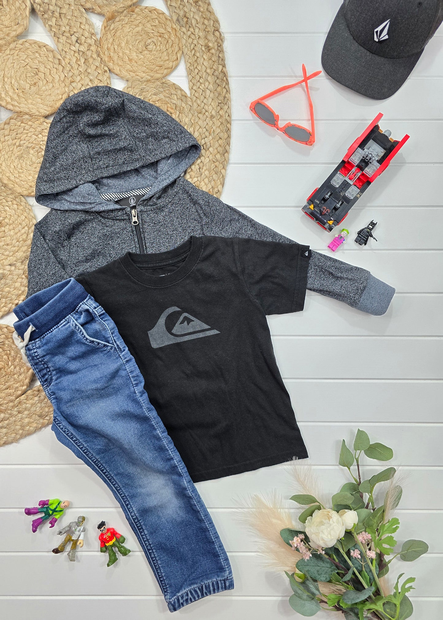 Ensemble Volcom, Quiksilver et BabyGap, 4 ans