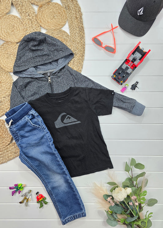 Ensemble Volcom, Quiksilver et BabyGap, 4 ans