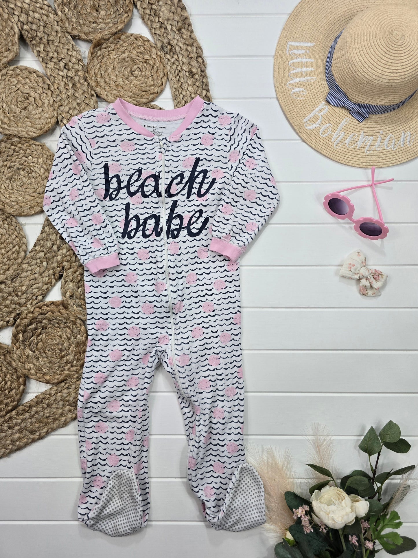 Pyjama George, 3 ans