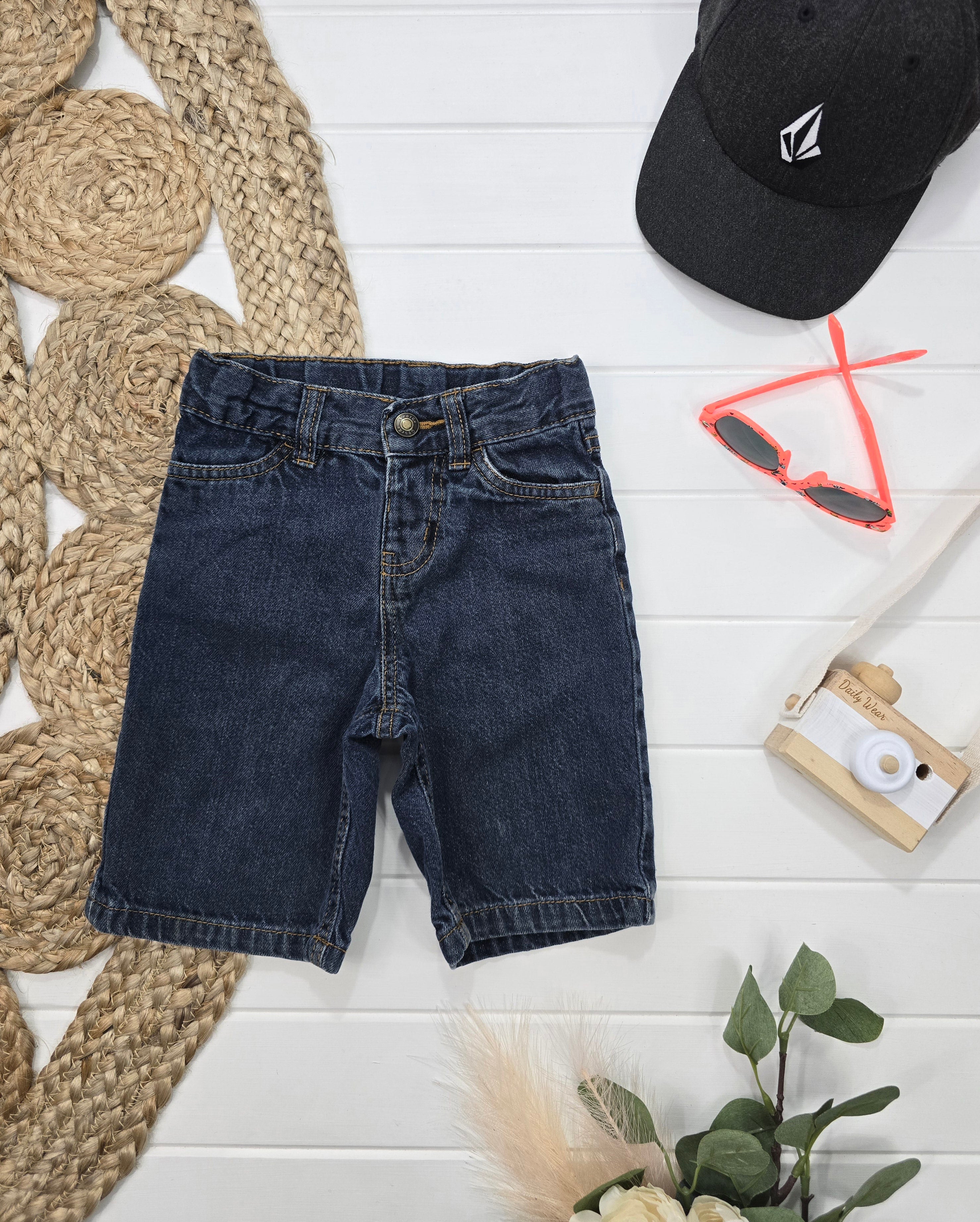 Short George, 3 ans