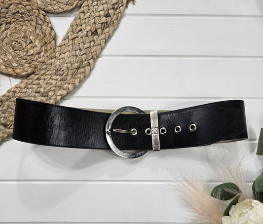 Ceinture Liz Claiborne, Médium