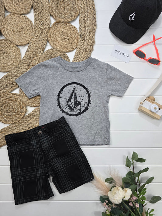 Ensemble Volcom et Quiksilver, 2 ans