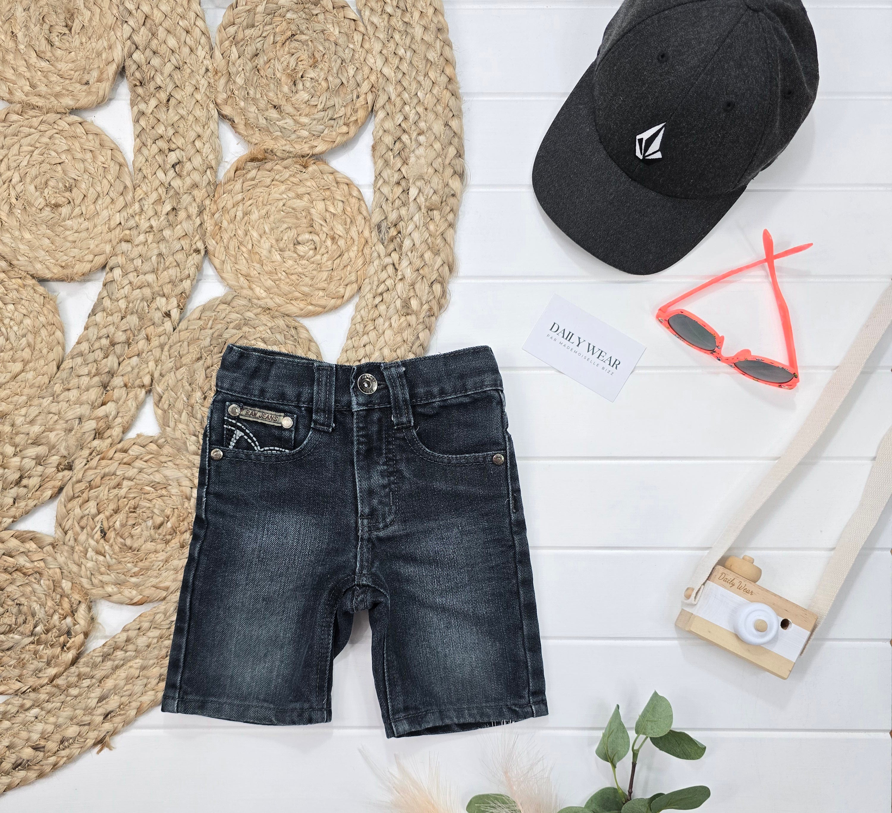 Short Raw Jeans, 2 ans