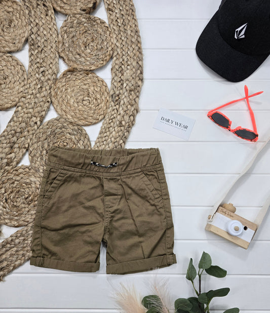 Short der bär, 3 ans