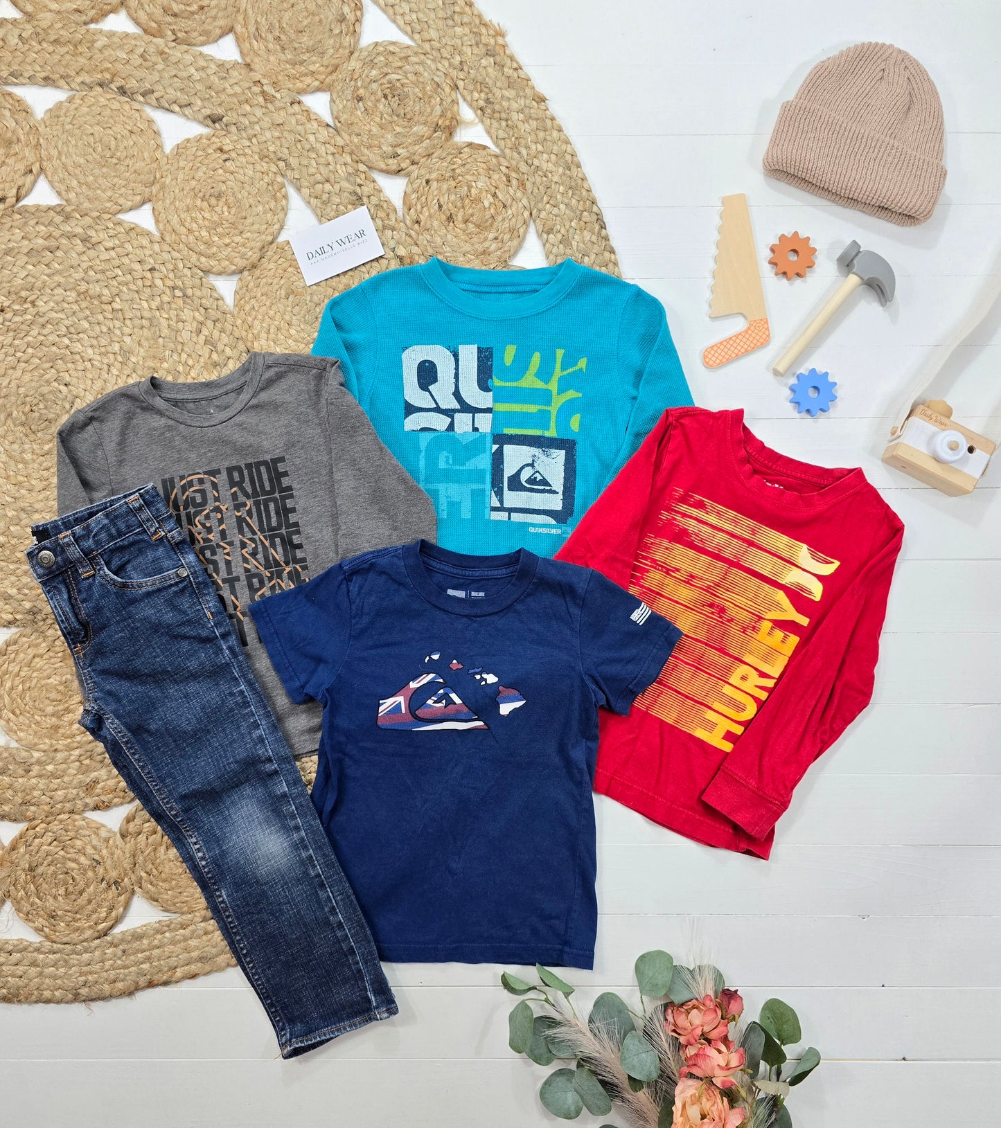 Ensemble Quiksilver, Hurley, Tag et DC Shoes, 4 ans