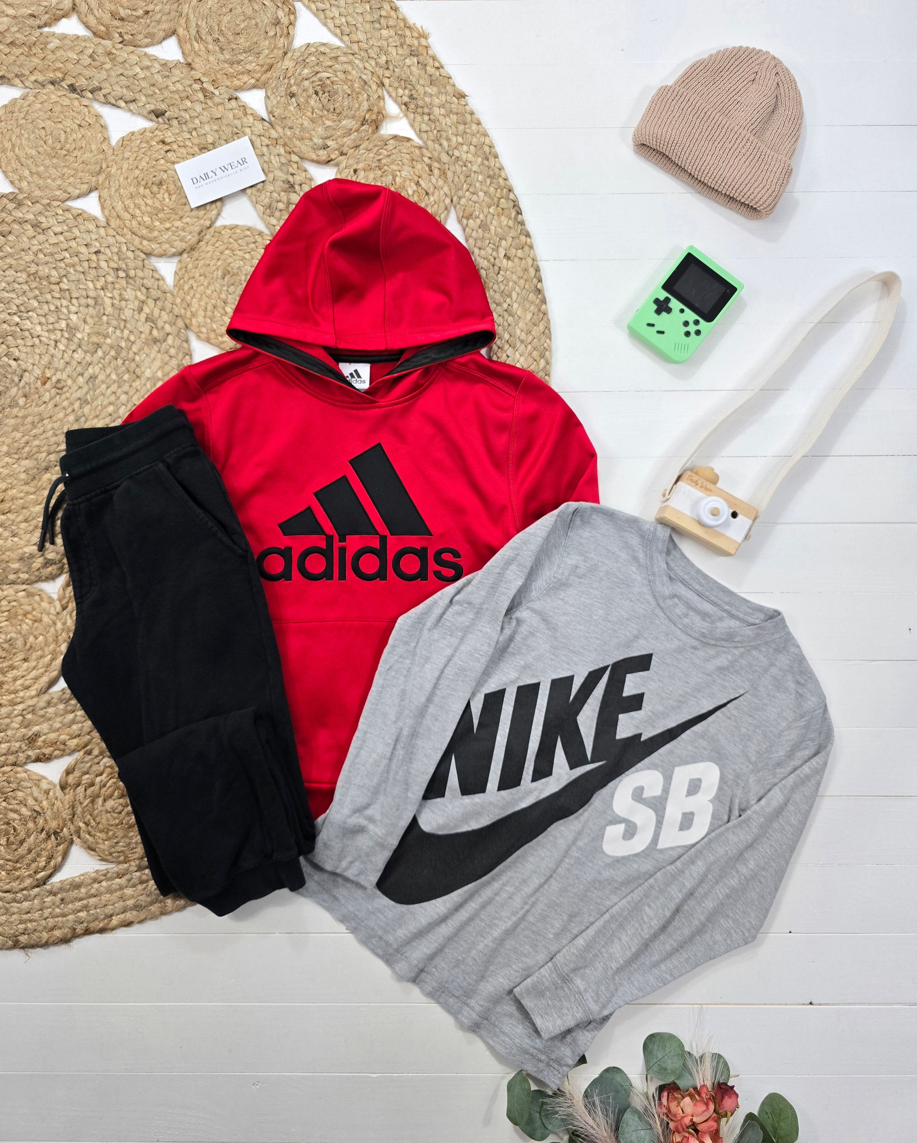 Ensemble Nike, Adidas et Tag, 8-10 ans