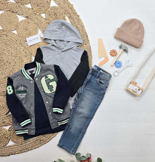 Ensemble H&M, Quiksilver, BabyGap et Carter's, 4 ans