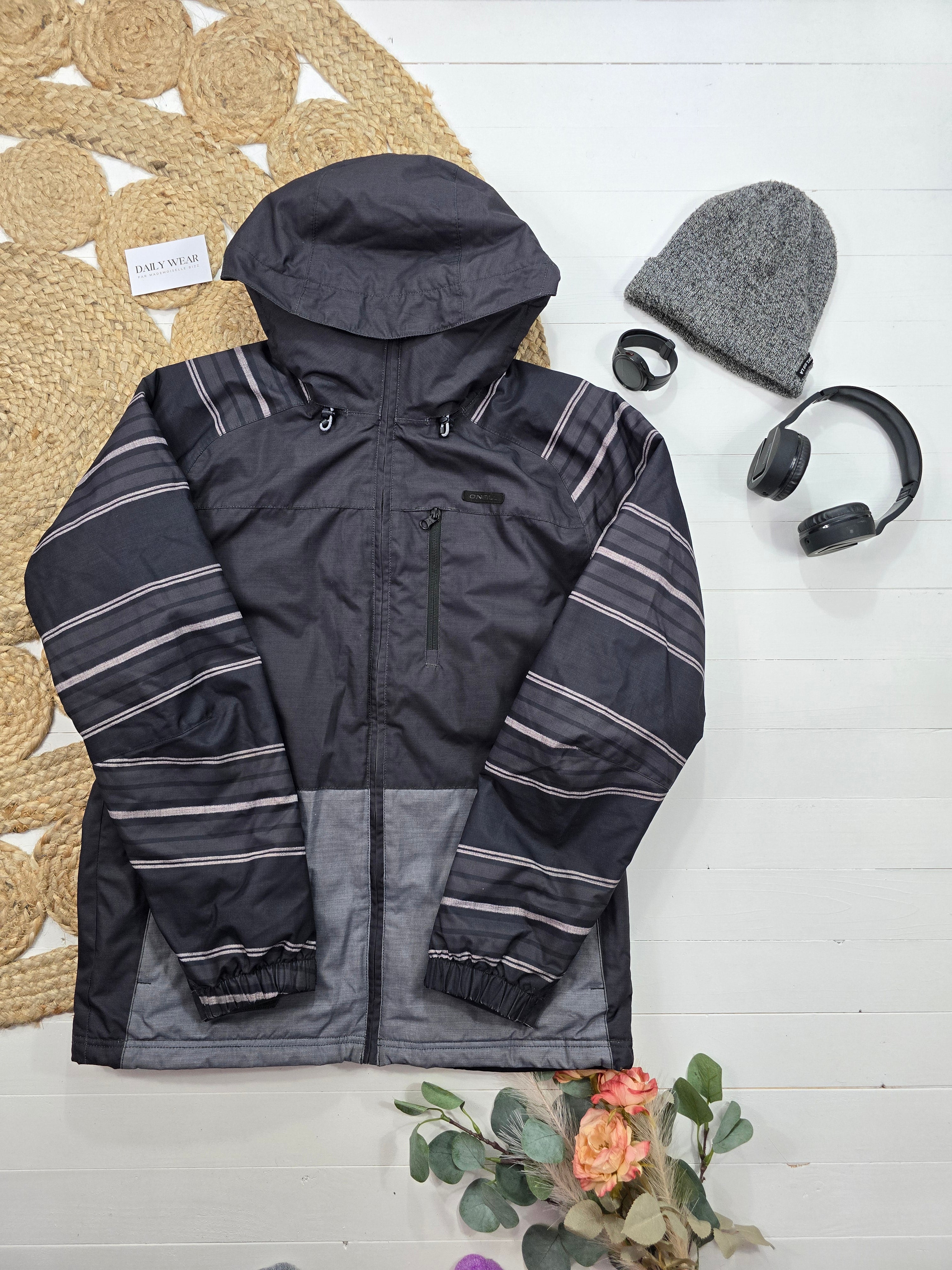 Manteau O'neill, Médium