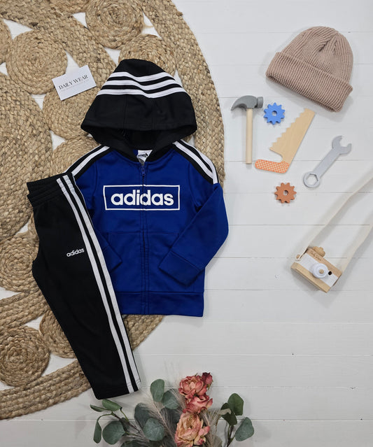 Ensemble Adidas, 3 ans