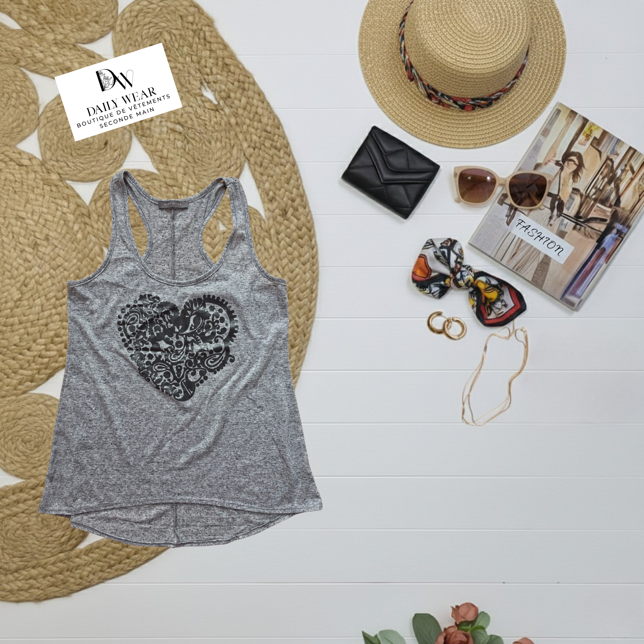 Camisole Suzy Shier, Médium