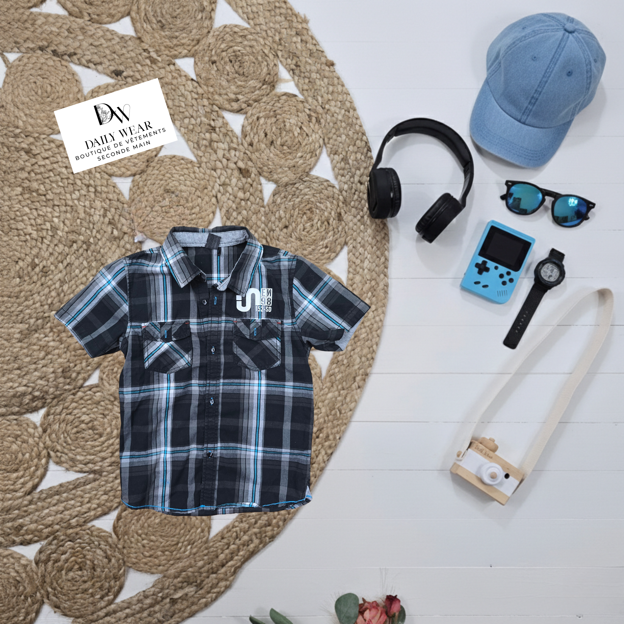 Chemise Engine, 8 ans