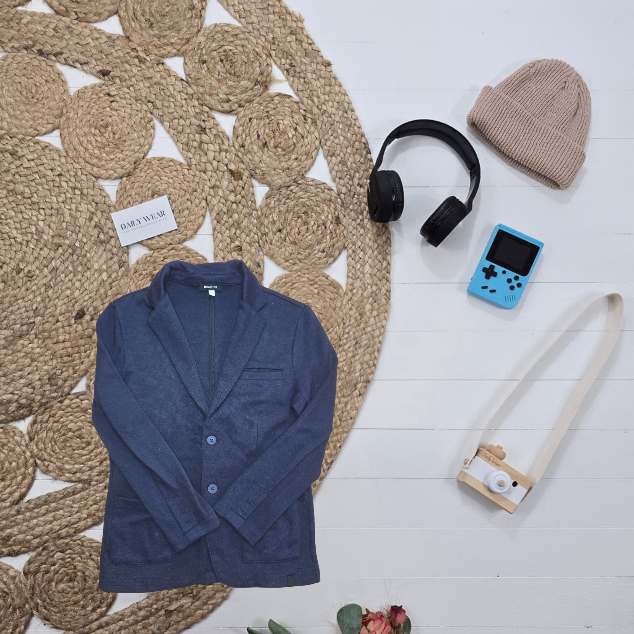 Veston Blumind, 12 ans