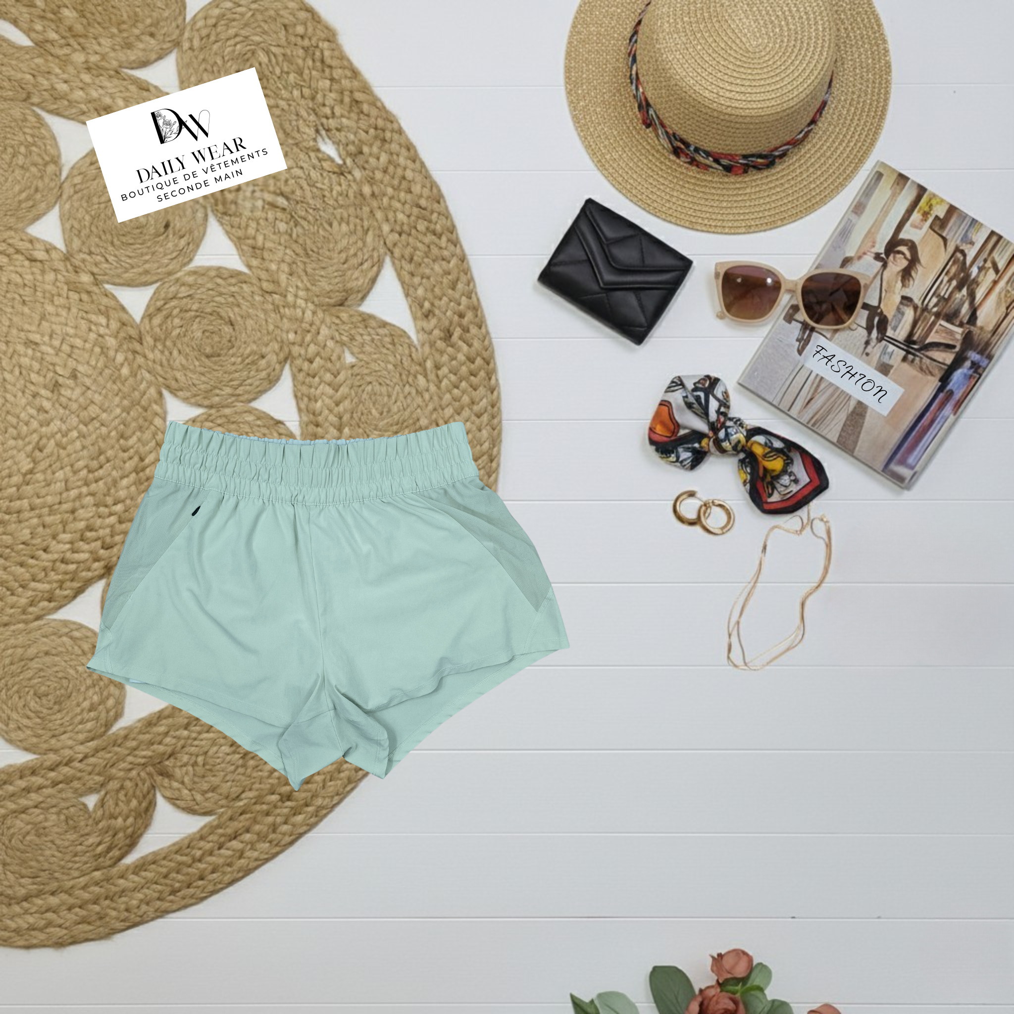 Short Lolë, Médium