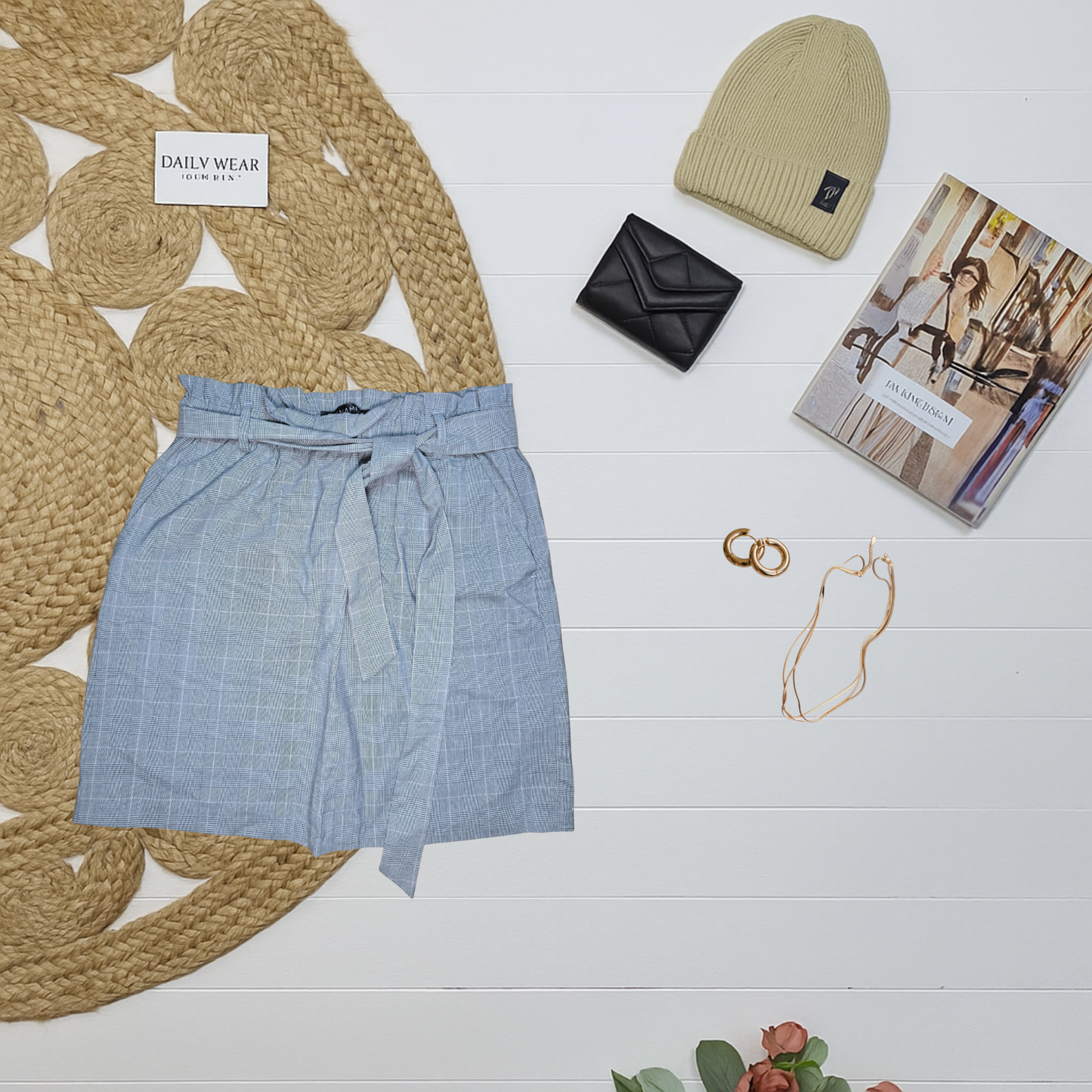 Jupe Dynamite, Médium