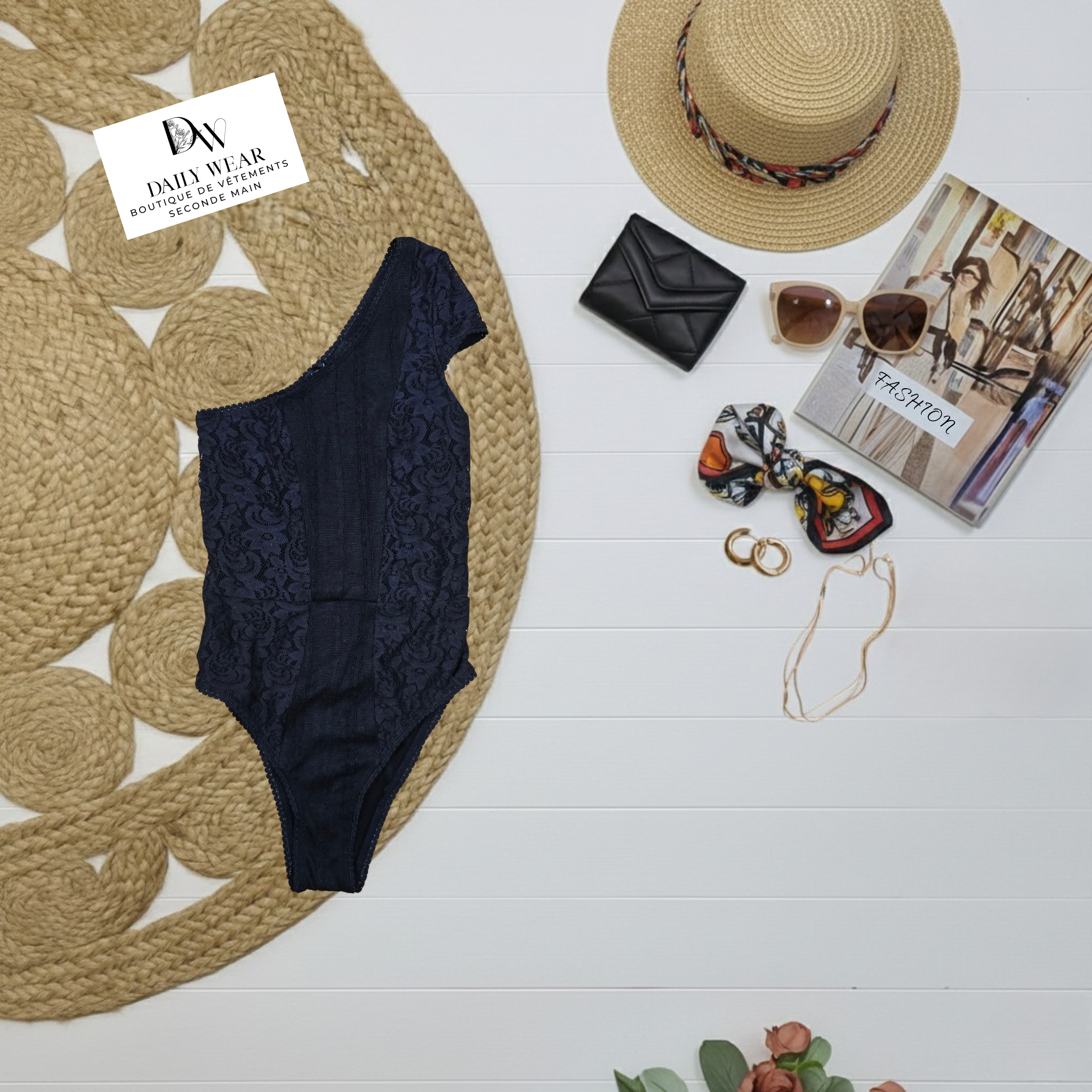 Justaucorps Out From Under, Small