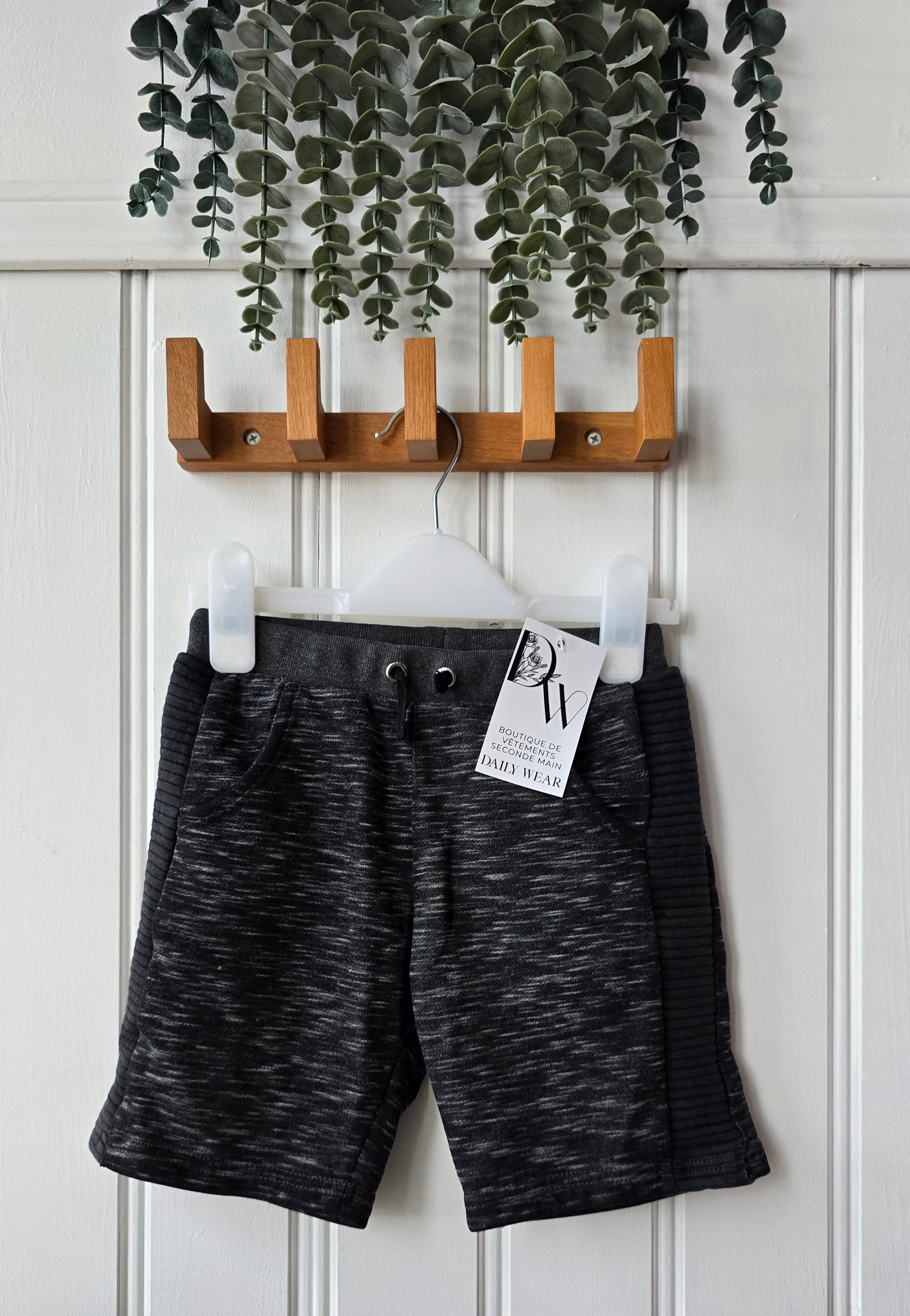 Short Deux par Deux, 6 ans