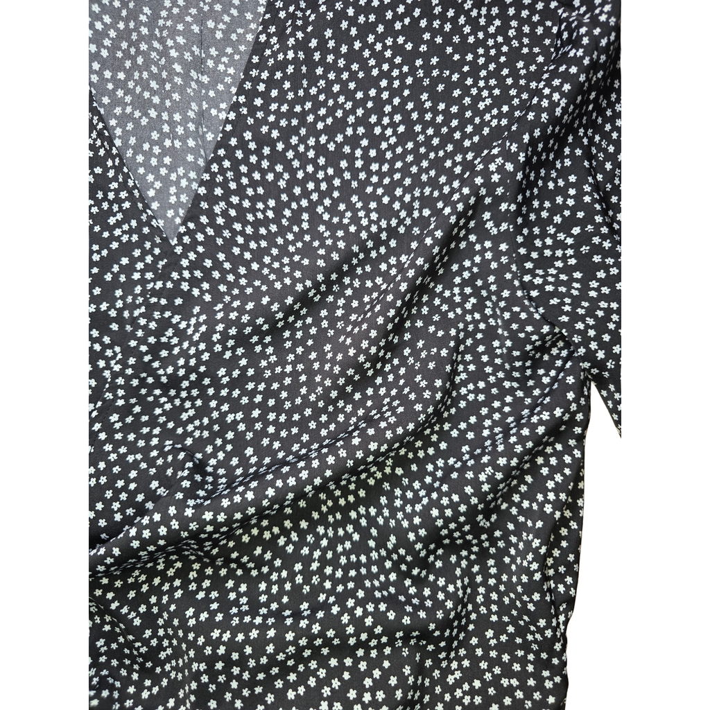 Blouse Dynamite, Small