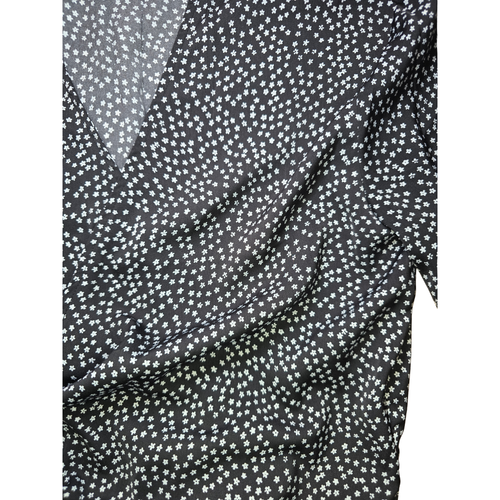 Blouse Dynamite, Small