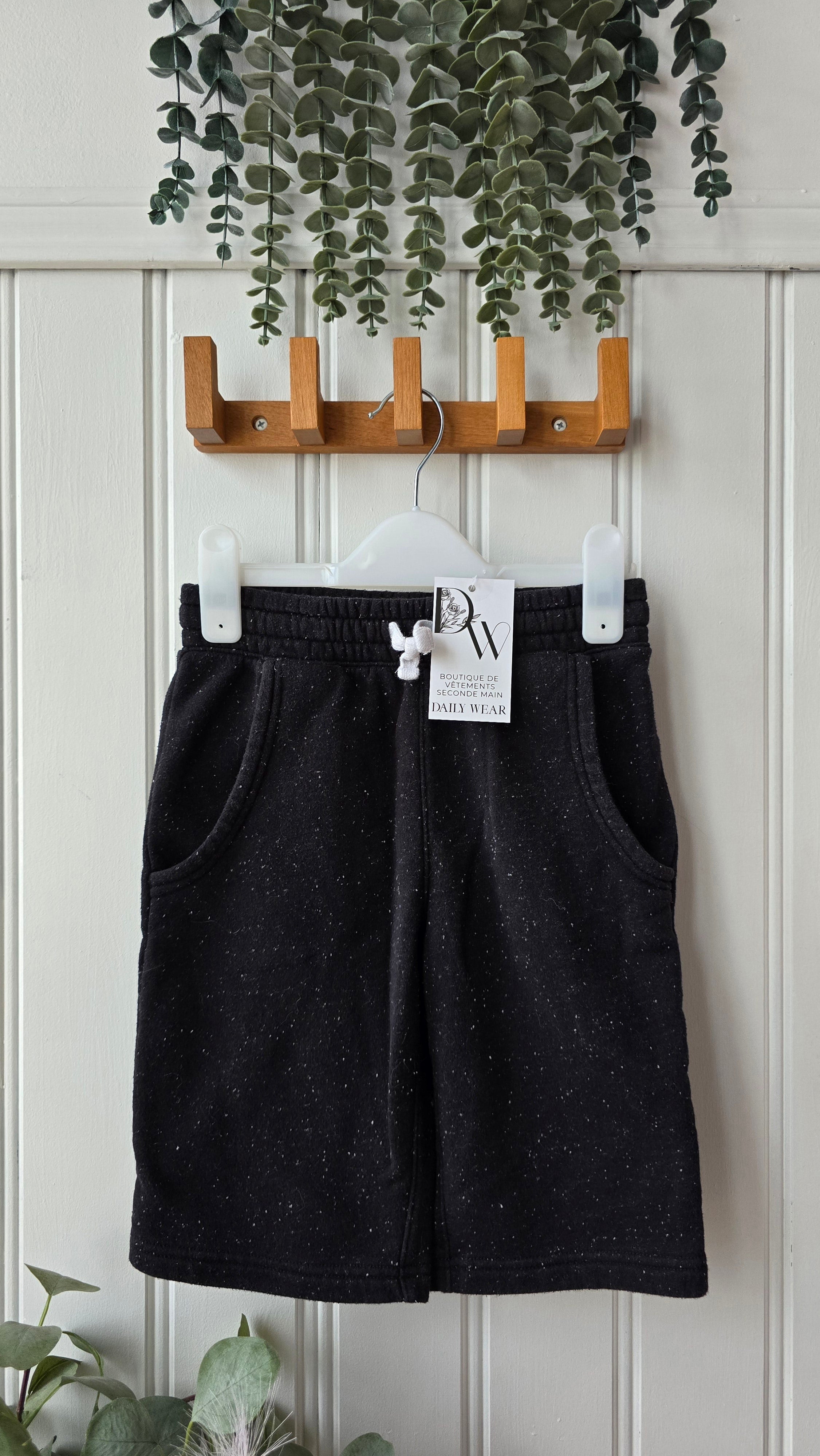 Short George, 7-8 ans