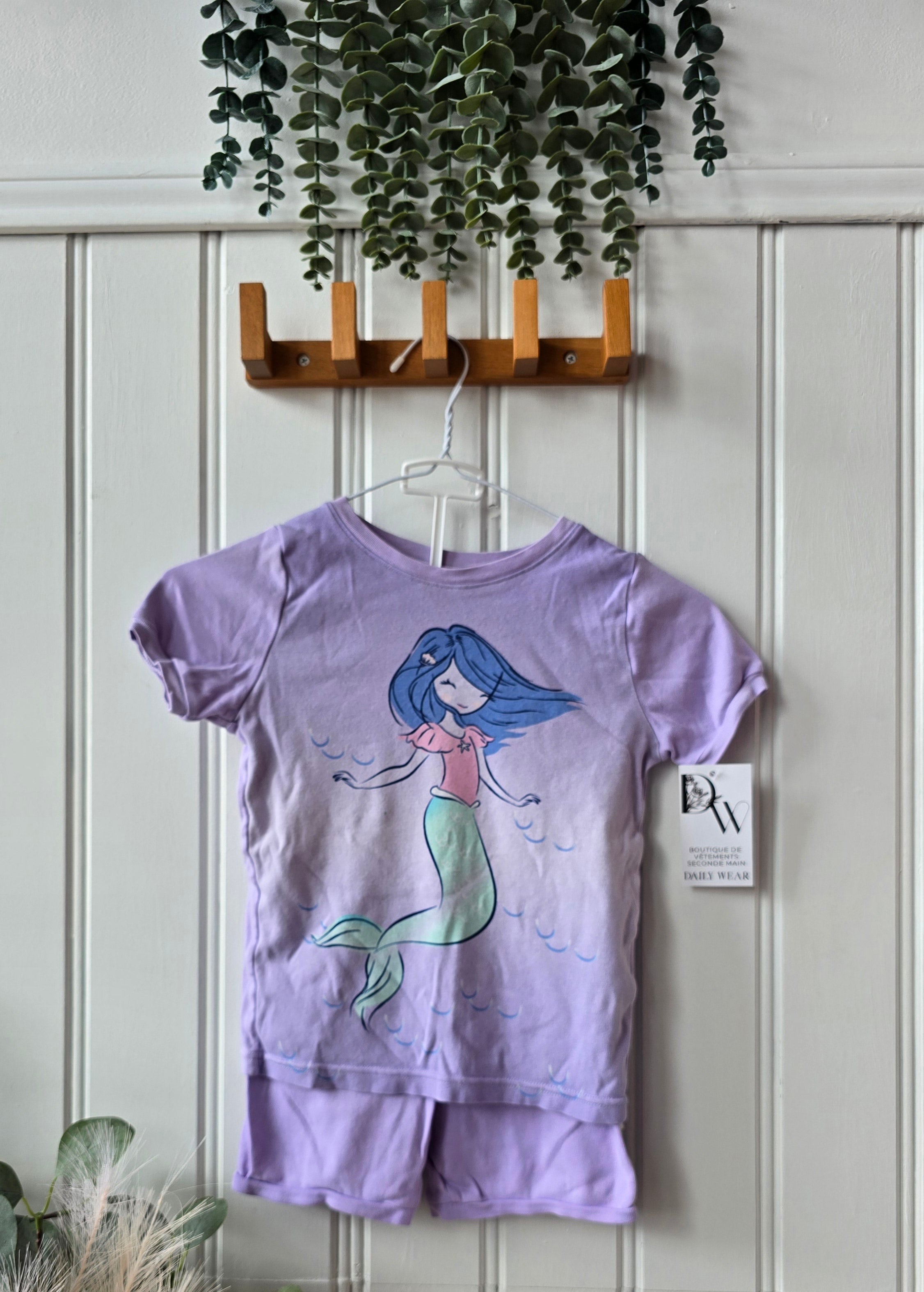 Pyjama Kirkland, 6 ans