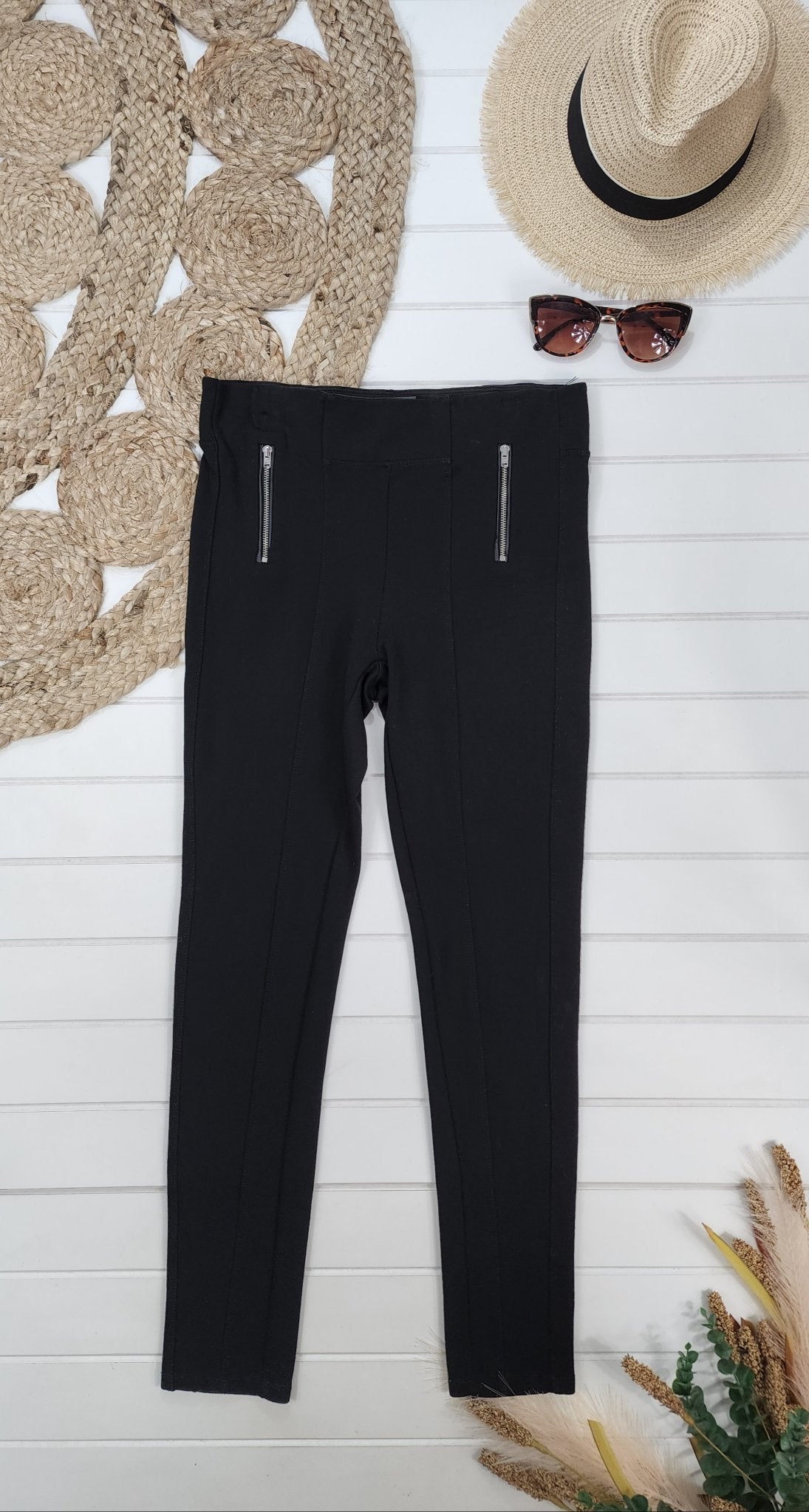 Pantalon Suzy Shier, Médium