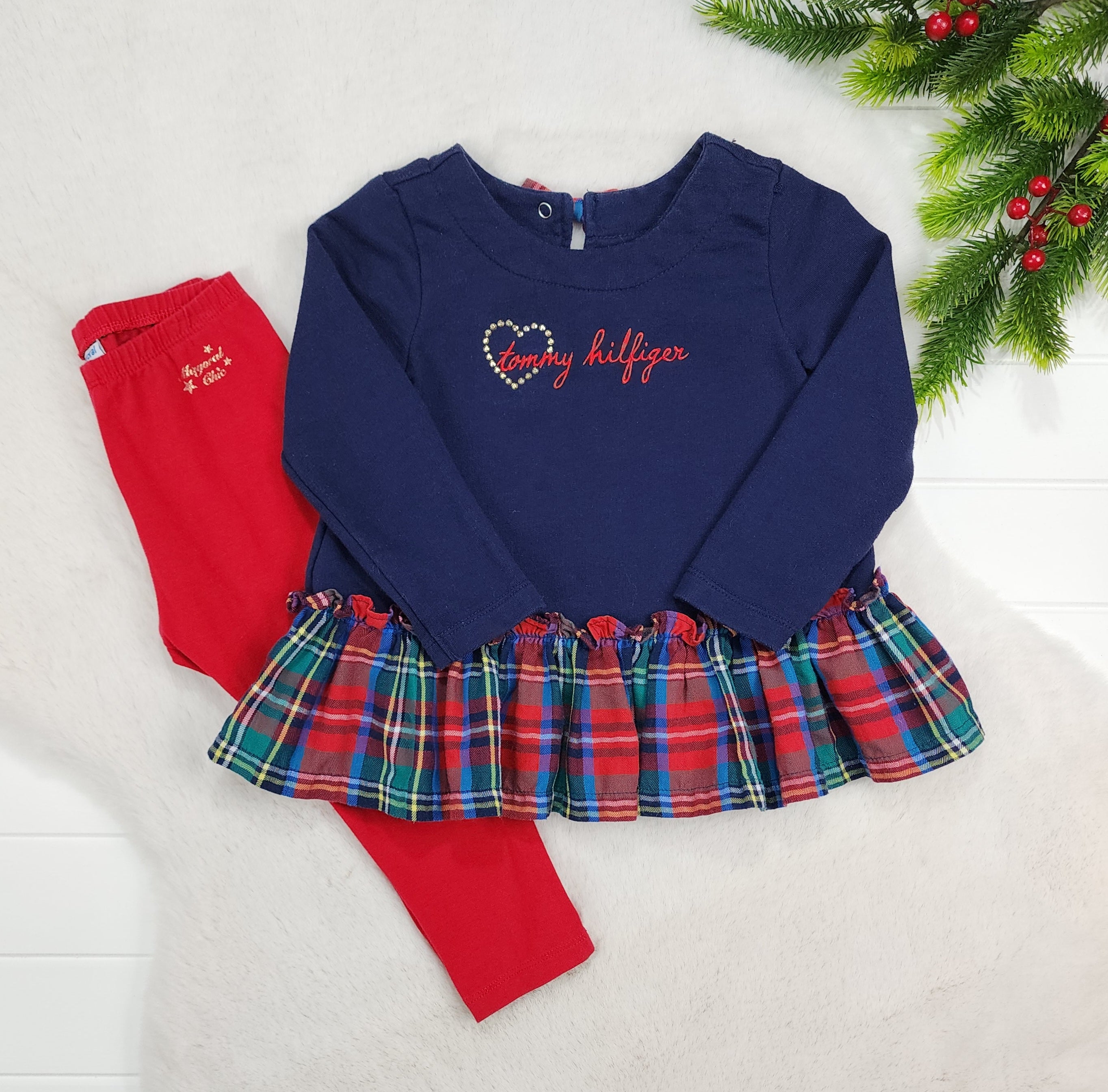 Ensemble Tommy Hilfiger et Mayoral, 24 mois