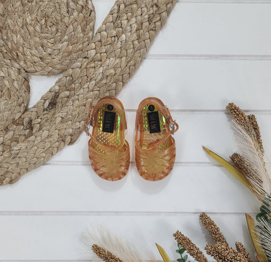 Sandales en plastique, 3